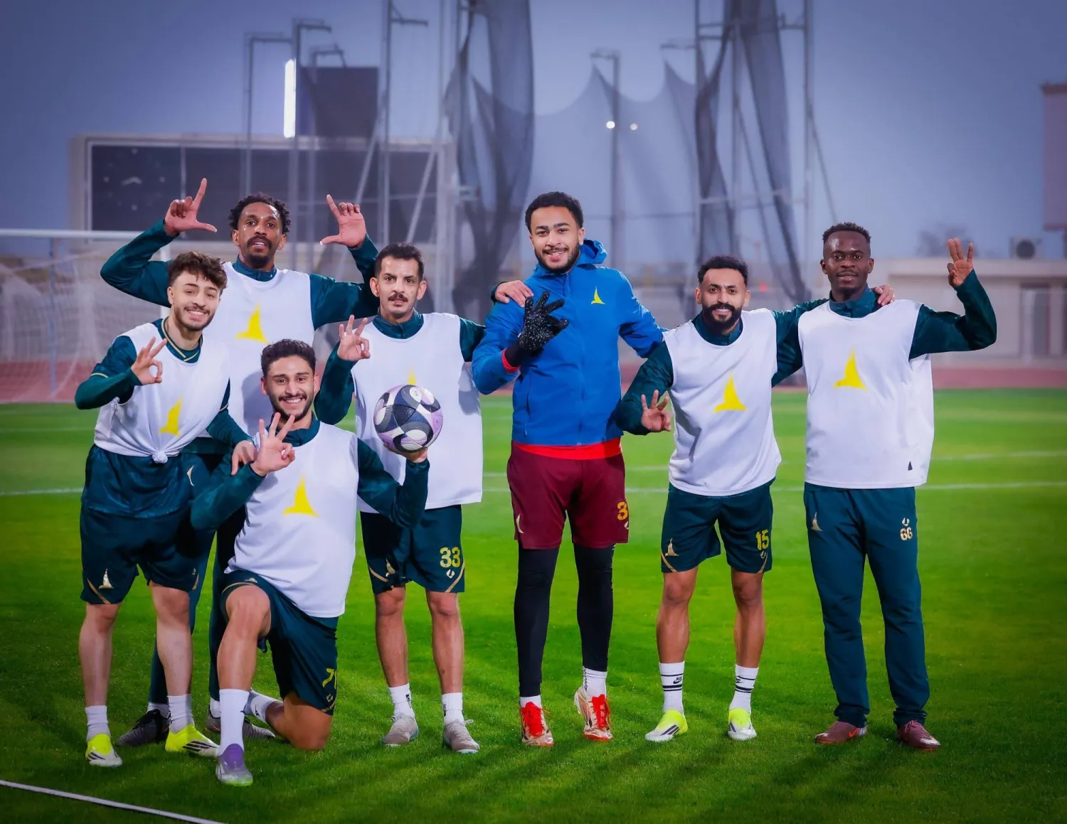 قيمة العوائد المالية التي دخلت خزينة النادي من الصفقتين نحو 48 مليون ريال (نادي الخليج)