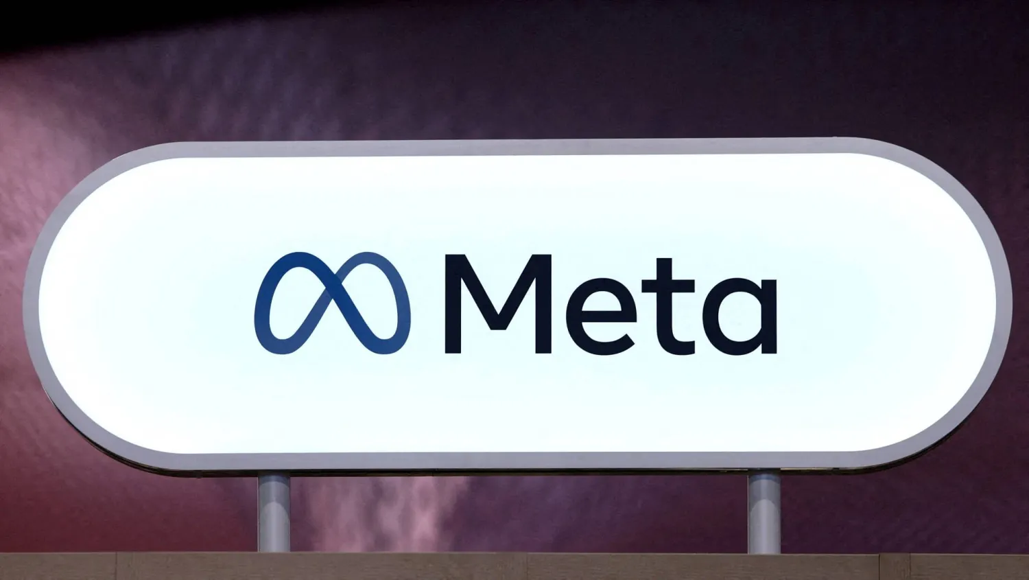 FILE PHOTO: The logo of Meta is seen at Porte de Versailles exhibition center in Paris, France, June 11, 2025. REUTERS/Gonzalo Fuentes/File Photo