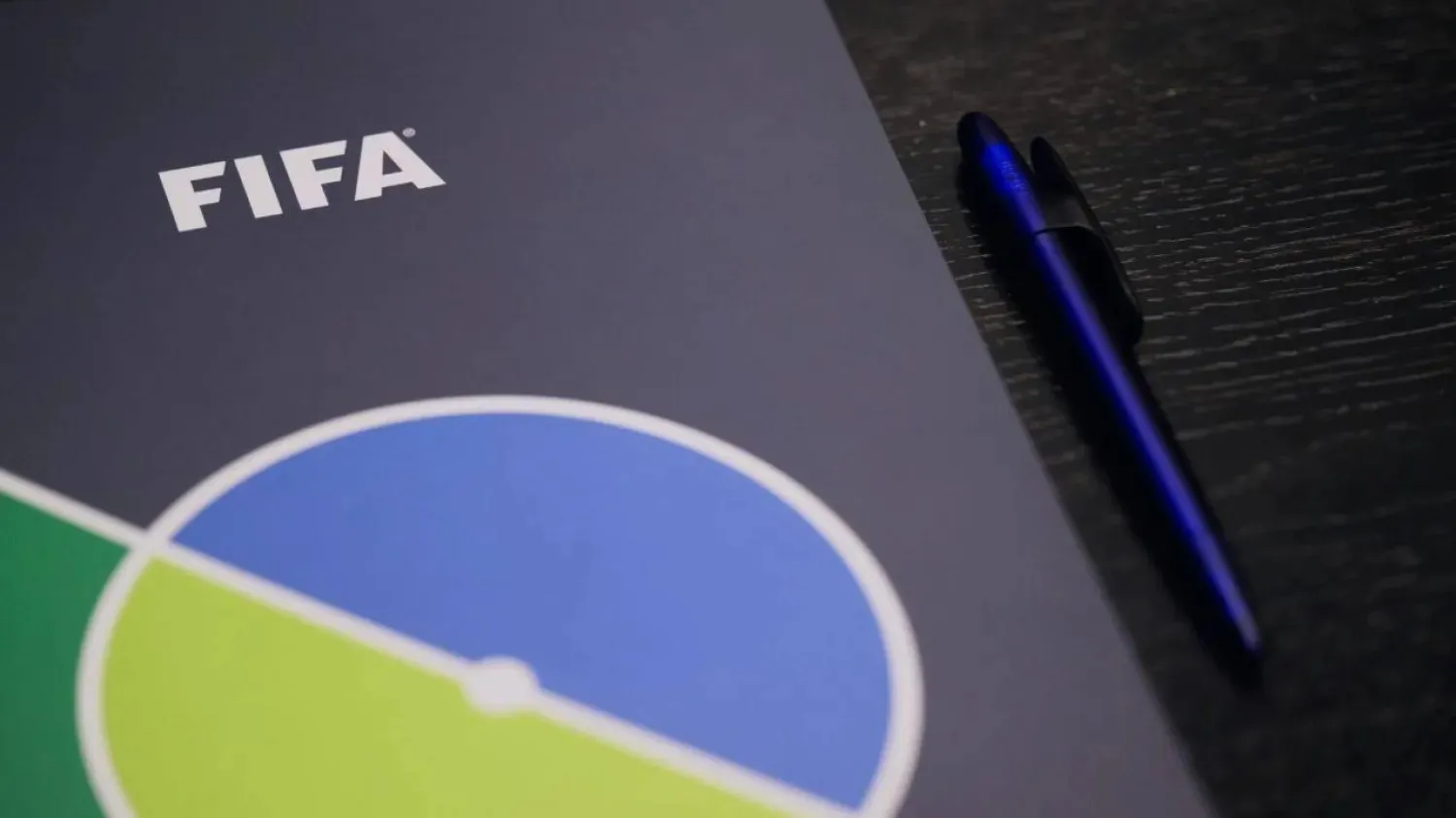 أوقف الاتحاد الدولي (فيفا) اللاعبين السبعة المجنسين لمدة 12 شهراً وفرض غرامة على «الاتحاد الماليزي» (فيفا)