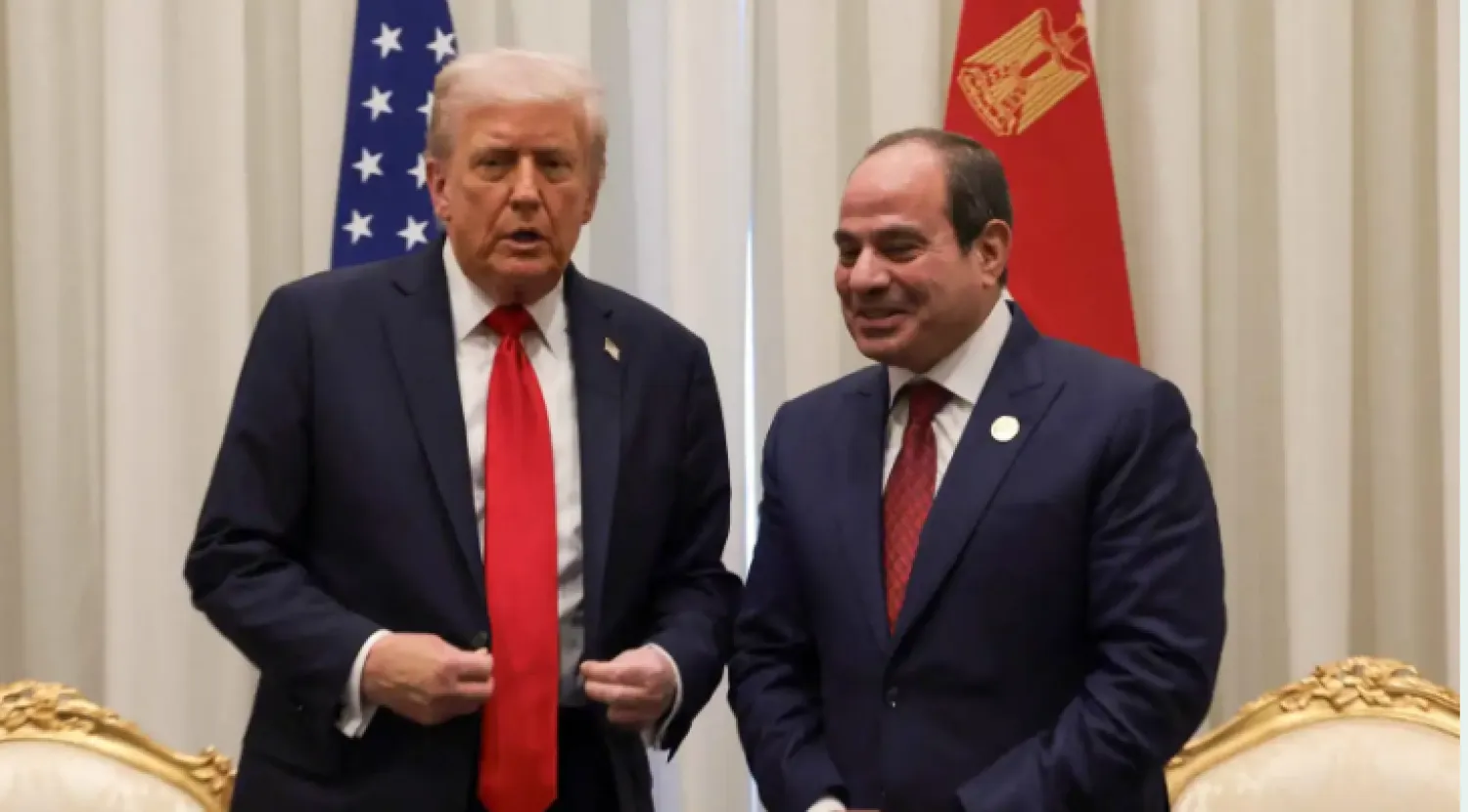 الرئيسان السيسي وترمب في شرم الشيخ خلال «مؤتمر السلام» حول غزة في أكتوبر الماضي (رويترز)