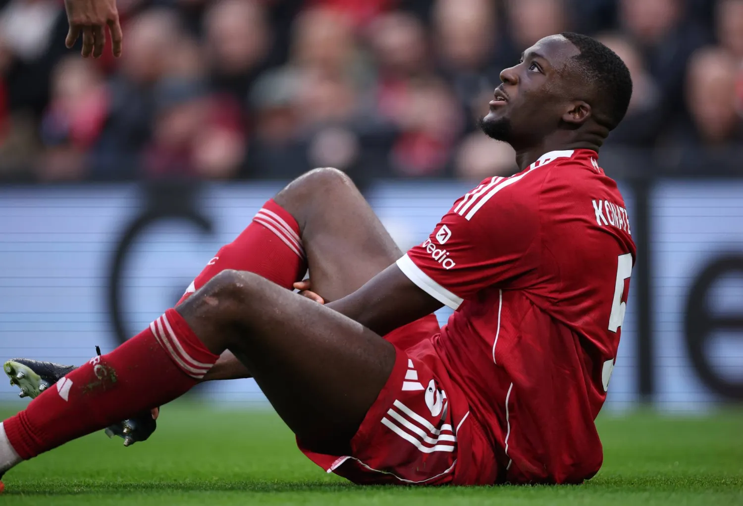 إبراهيما كوناتي انضم لقائمة مصابي الليفر (إ.ب.أ)