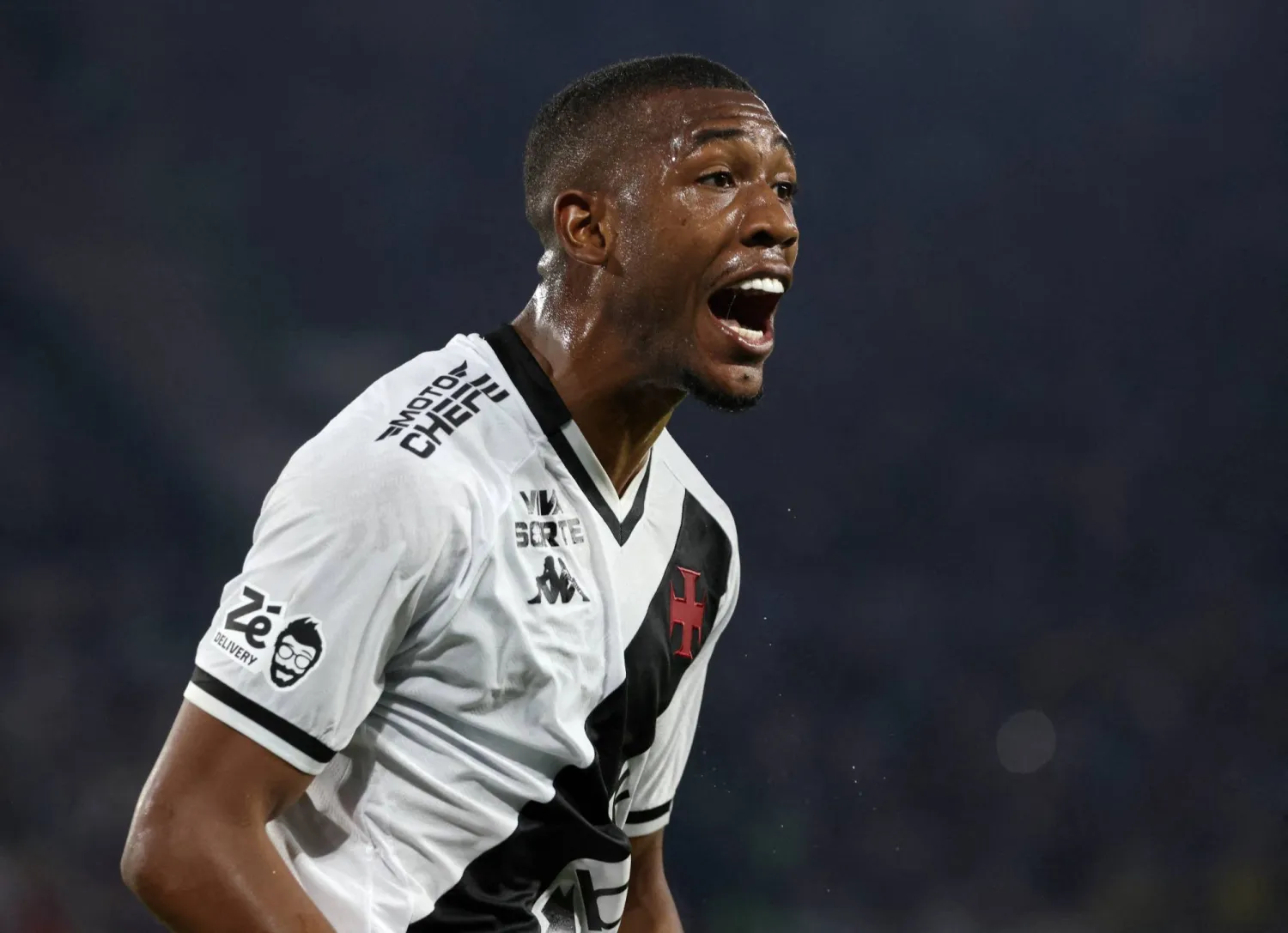 المهاجم البرازيلي رايان ينضم لبورنموث (رويترز)