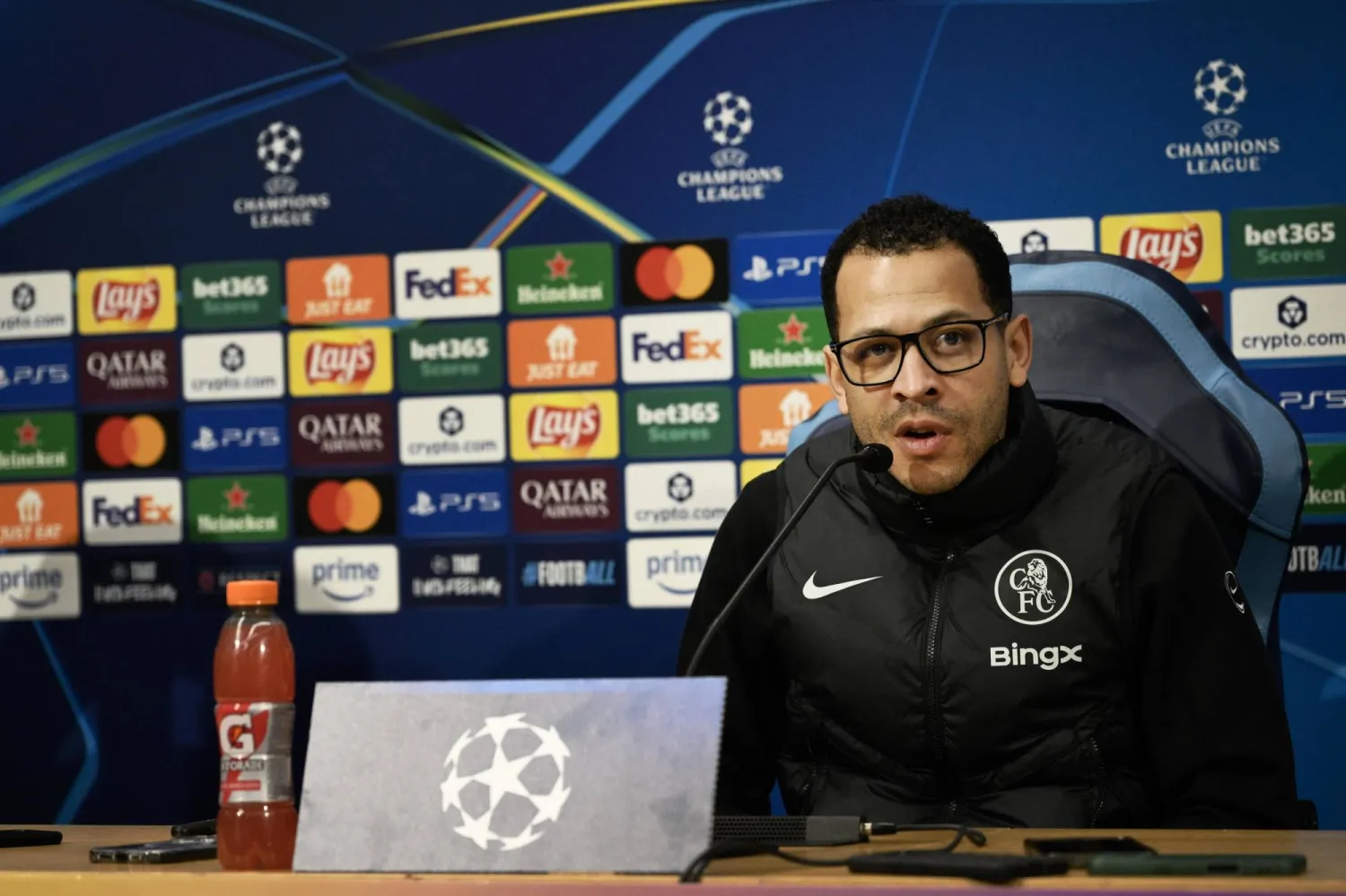 ليام روزنير مدرب تشيلسي الإنجليزي (إ.ب.أ)