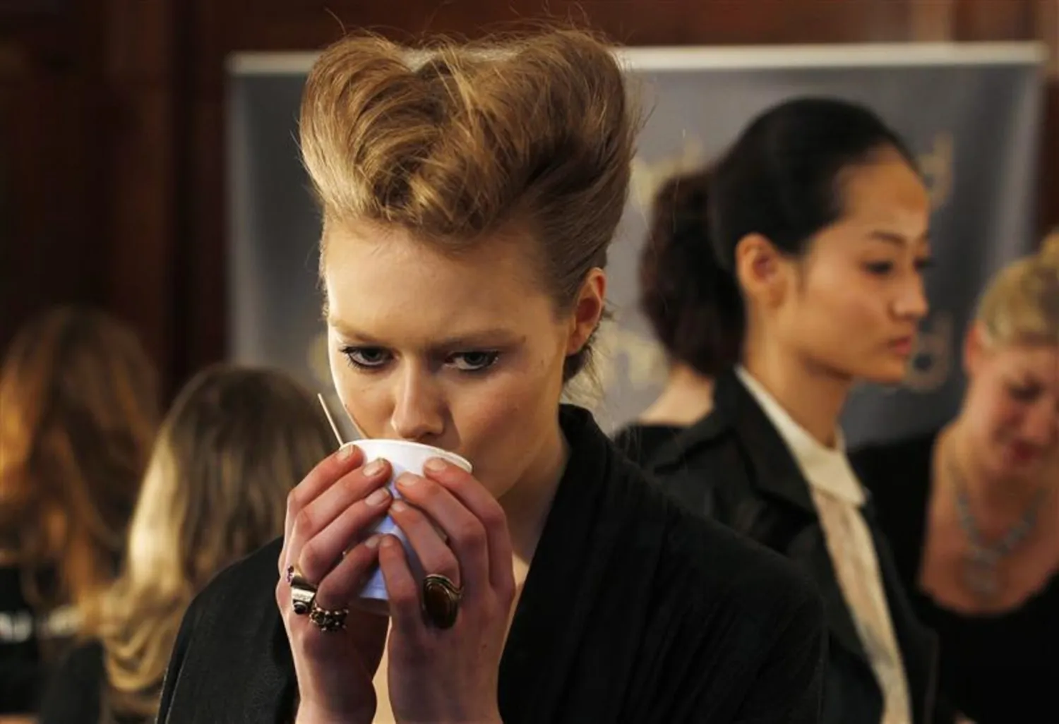 تناول الشوكولاته الساخنة قد يؤدي إلى ارتفاع مستوى السكر في الدم (رويترز)