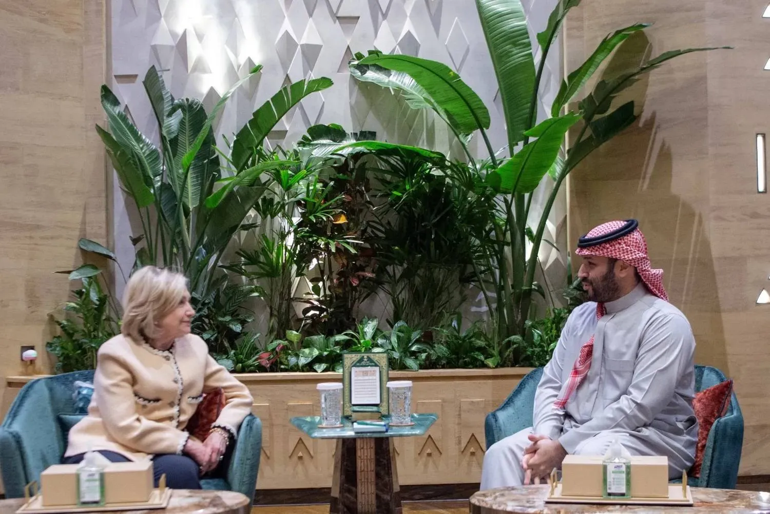 Prince Mohammed bin Salman bin Abdulaziz Al Saud, Saudi Crown Prince and Prime Minister, and former US Secretary of State Hillary Clinton meet in Riyadh on Wednesday. (SPA)