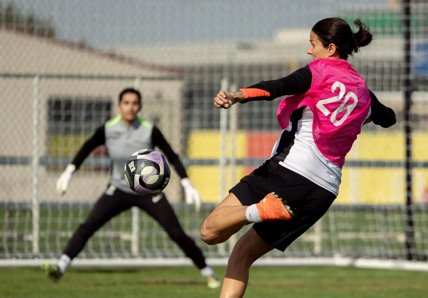 من تدريبات سيدات القادسية تأهباً لملاقاة الهلال (موقع النادي)