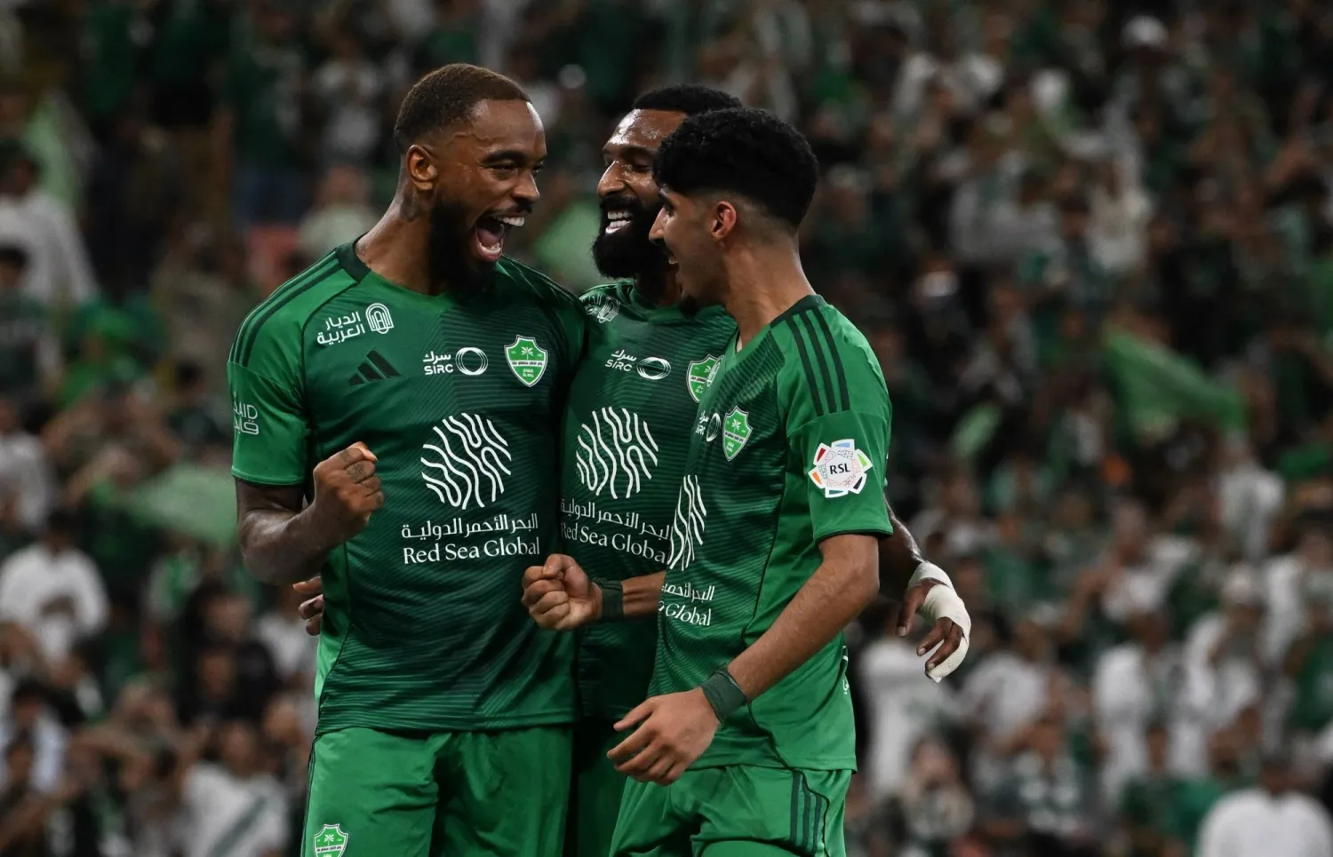 توني يحتفل بعد هدفه الثالث (تصوير: علي خمج)