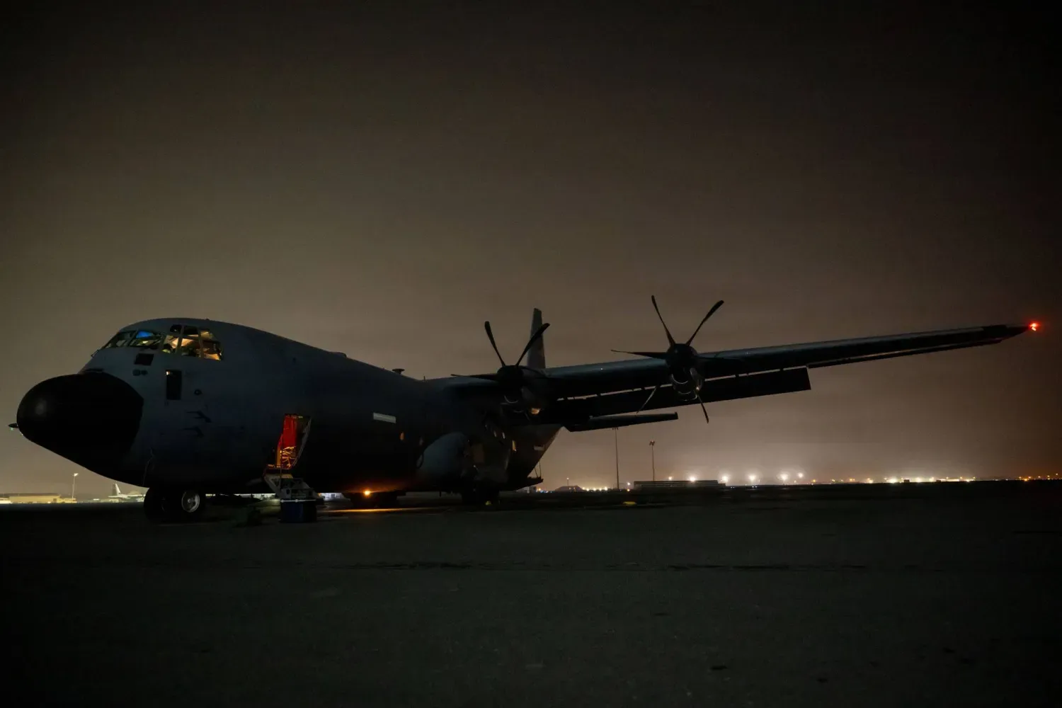 Geçtiğimiz pazar günü ABD Merkez Komutanlığı'nın Ortadoğu operasyon bölgesinde bulunan bir Lockheed Martin C-130J Super Hercules kargo uçağı (ABD Ordusu)