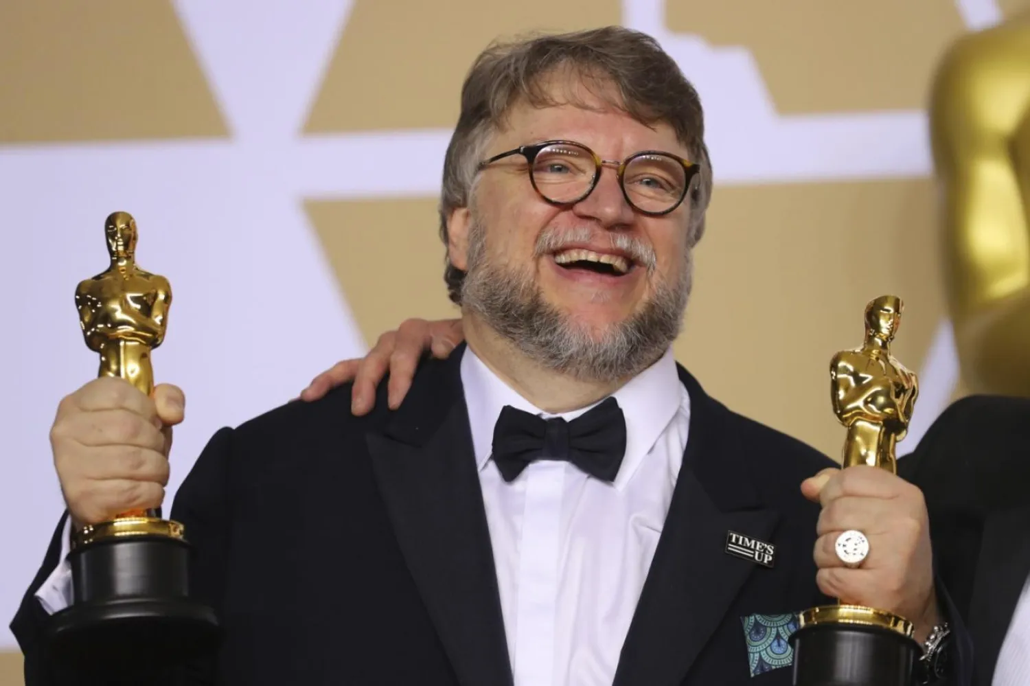 Guillermo del Toro, 2018'deki Oscar töreninde Suyun Sesi'yle kazandığı En İyi Yönetmen ve En İyi Film ödüllerini almak için sahneye çıkma deneyiminin, yeni filmi Frankenstein'daki önemli bir sahneyi şekillendirdiğini söylüyor (Reuters)