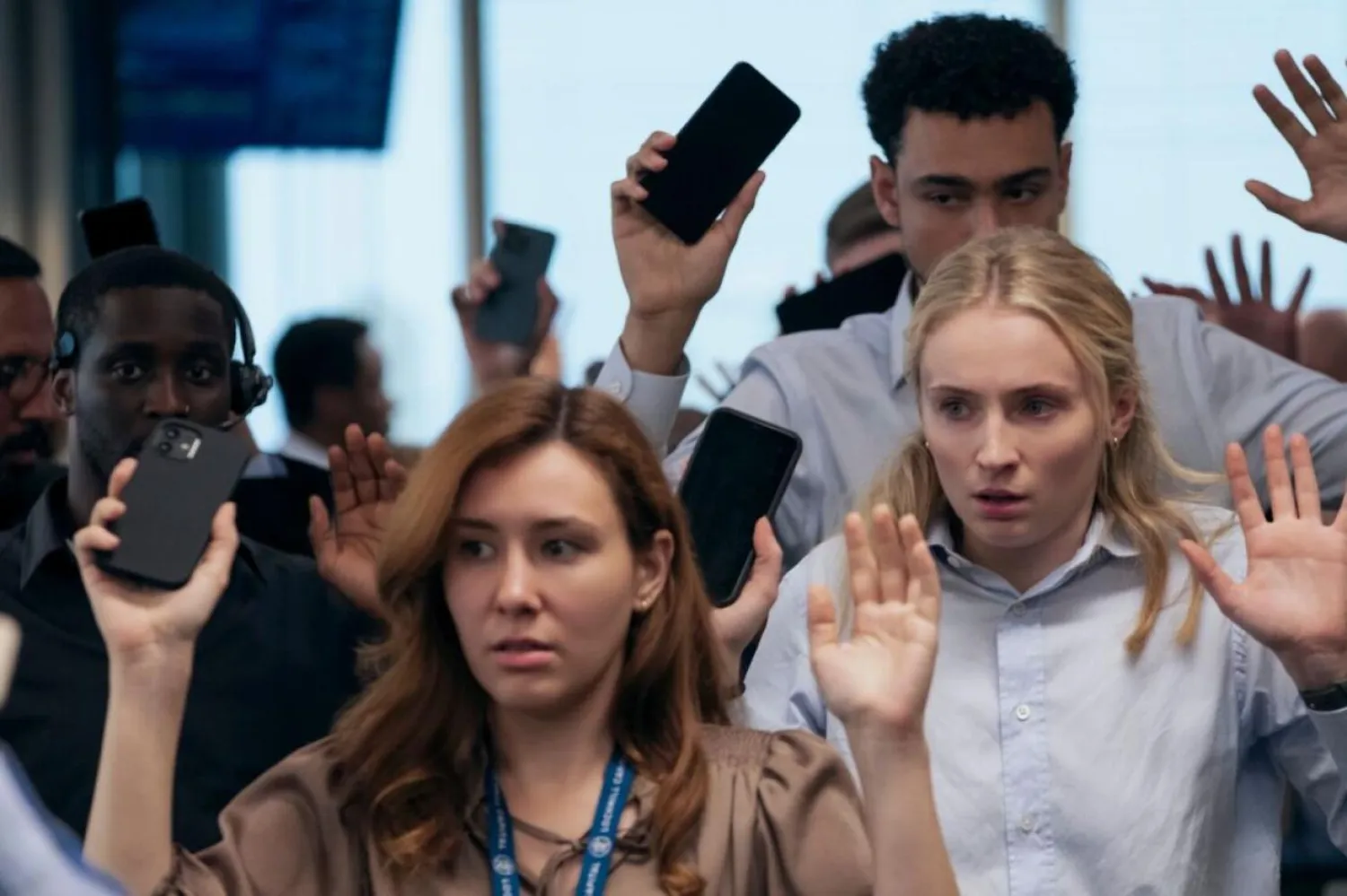 29 yaşındaki Sophie Turner (sağda), HBO'nun fantastik dizisi Game of Thrones'daki Sansa Stark rolüyle tanınıyor (Amazon Prime Video)