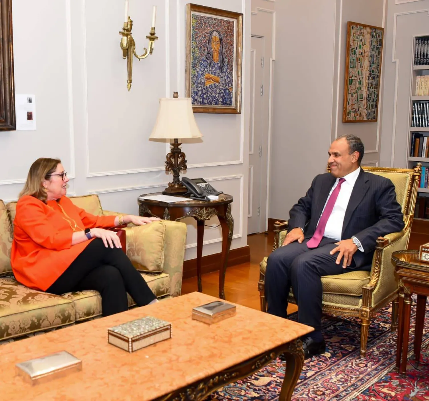 وزير الخارجية المصري بدر عبد العاطي خلال لقائه مديرة القوة متعددة الجنسيات والمراقبين في سيناء إليزابيث ديبل بالقاهرة (الخارجية المصرية)