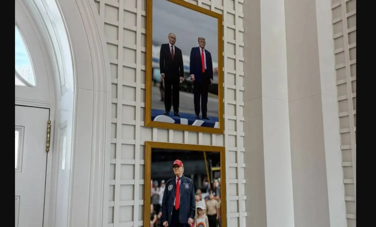 Beyaz Saray koridorlarına ABD Başkanı Donald Trump ile Rus mevkidaşı Vladimir Putin'in bir fotoğrafı asıldı. (X)