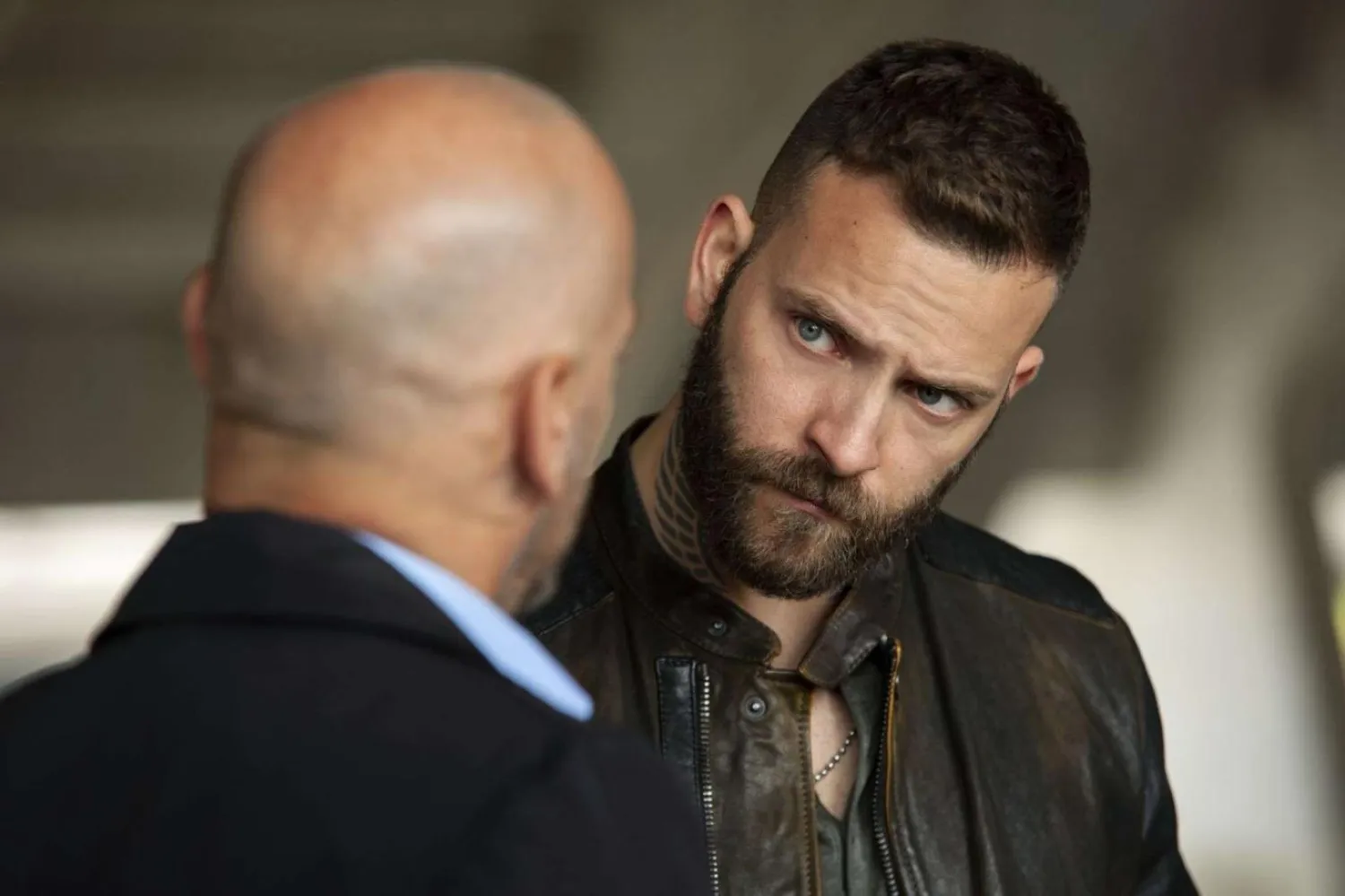39 yaşındaki İtalyan aktör Alessandro Borghi (sağda), Cannes Film Festivali'nden ödülle dönen Sekiz Dağ'daki (Le Otto Montagne) etkileyici performansıyla da tanınıyor (Netflix)