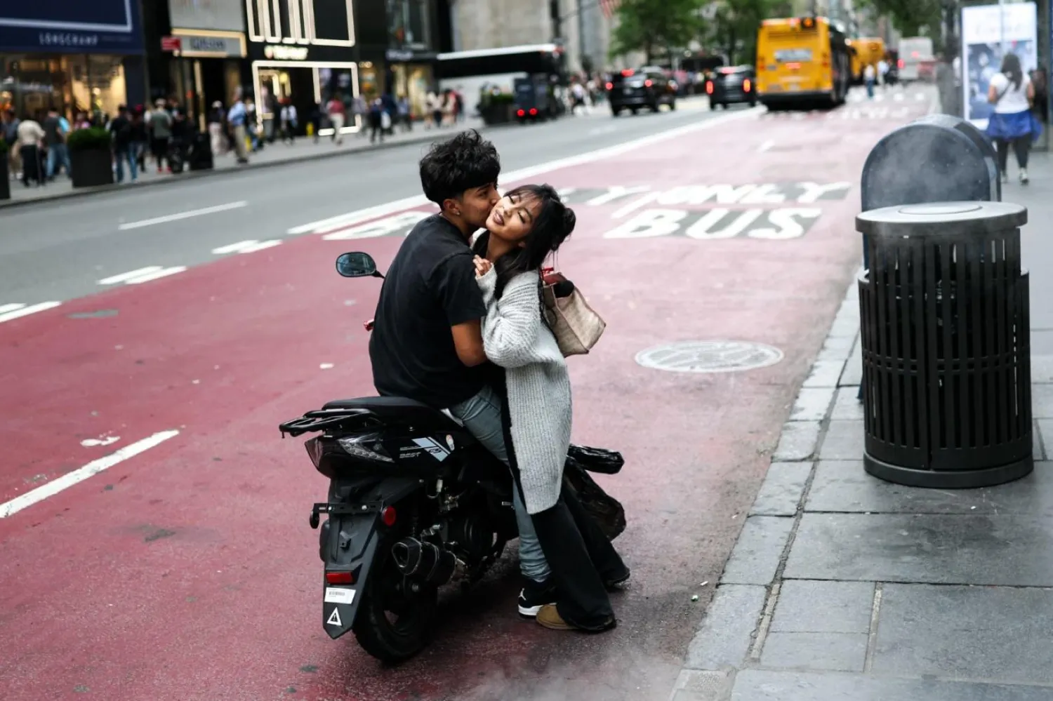 Avrupalı ​​araştırmacılar, uzun süre bekar kalan kişilerin yalnızlık duygularının giderek arttığını söylüyor (AFP)