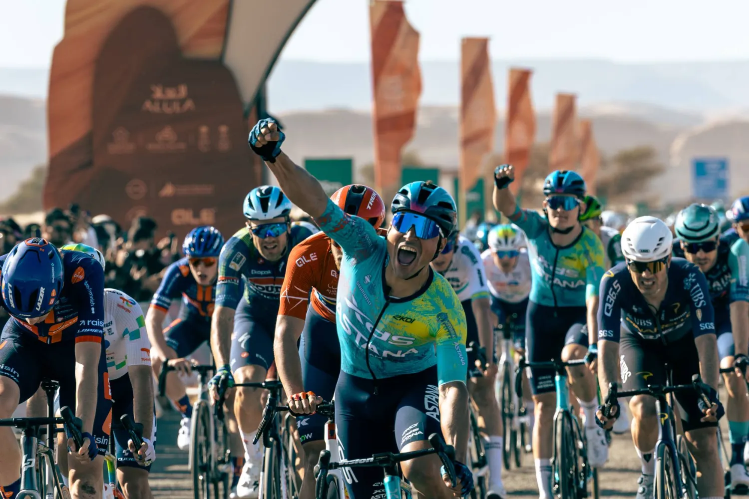 الإيطالي مالوتشيلي محتفلا بالفوز (الشرق الأوسط)