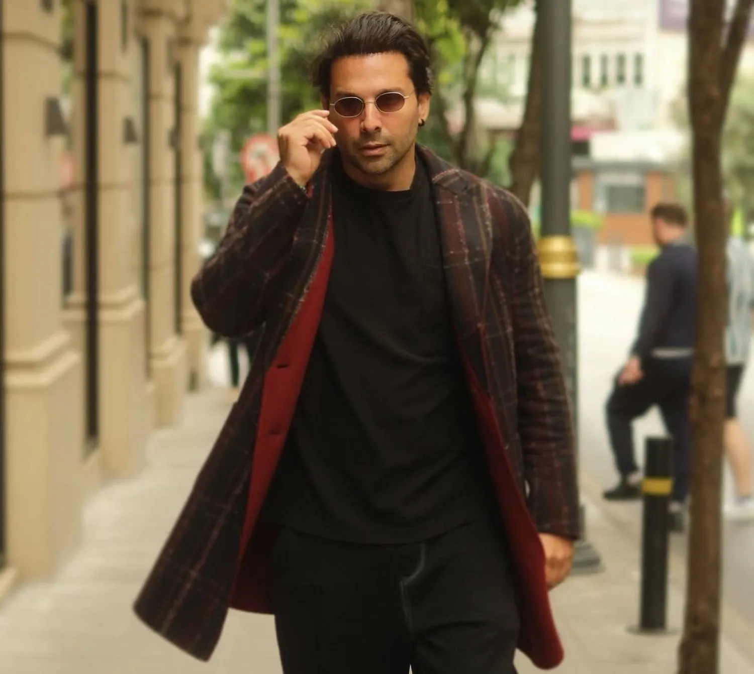 يعتب على عدم تقديره من بلده لبنان (صور الممثل)