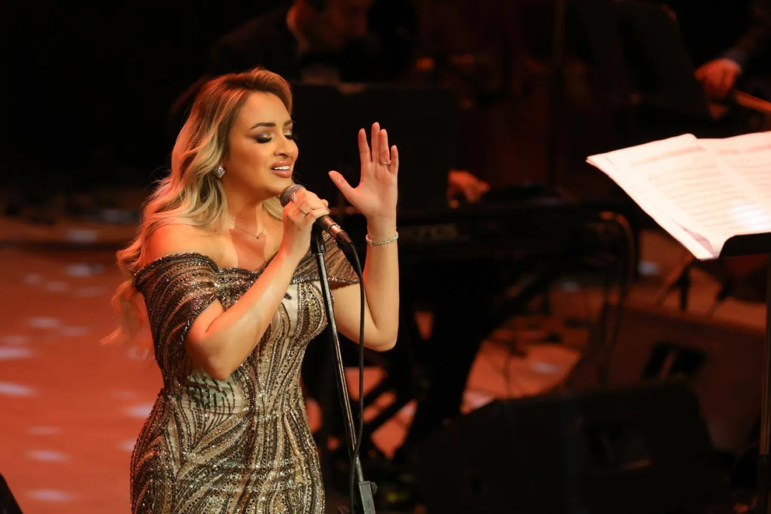 تقول بأنها محظوظة بانطلاق صوتها من مسارح الأوبرا ومشاركتها في العديد من المهرجان العربية (الشرق الأوسط)