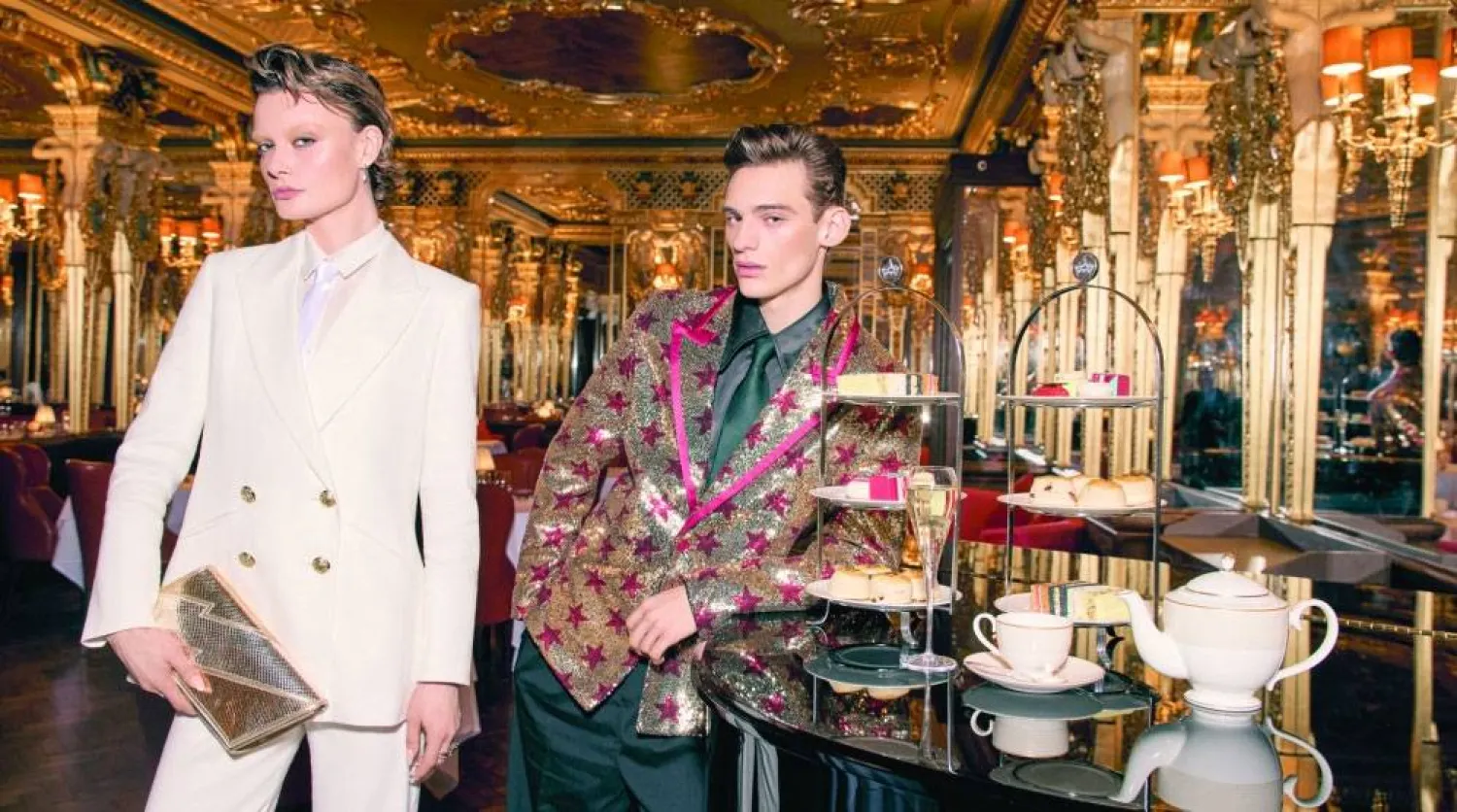 شاي مستوحى من أعمال ديفيد بوي في قاعة أوسكار وايلد الذهبية