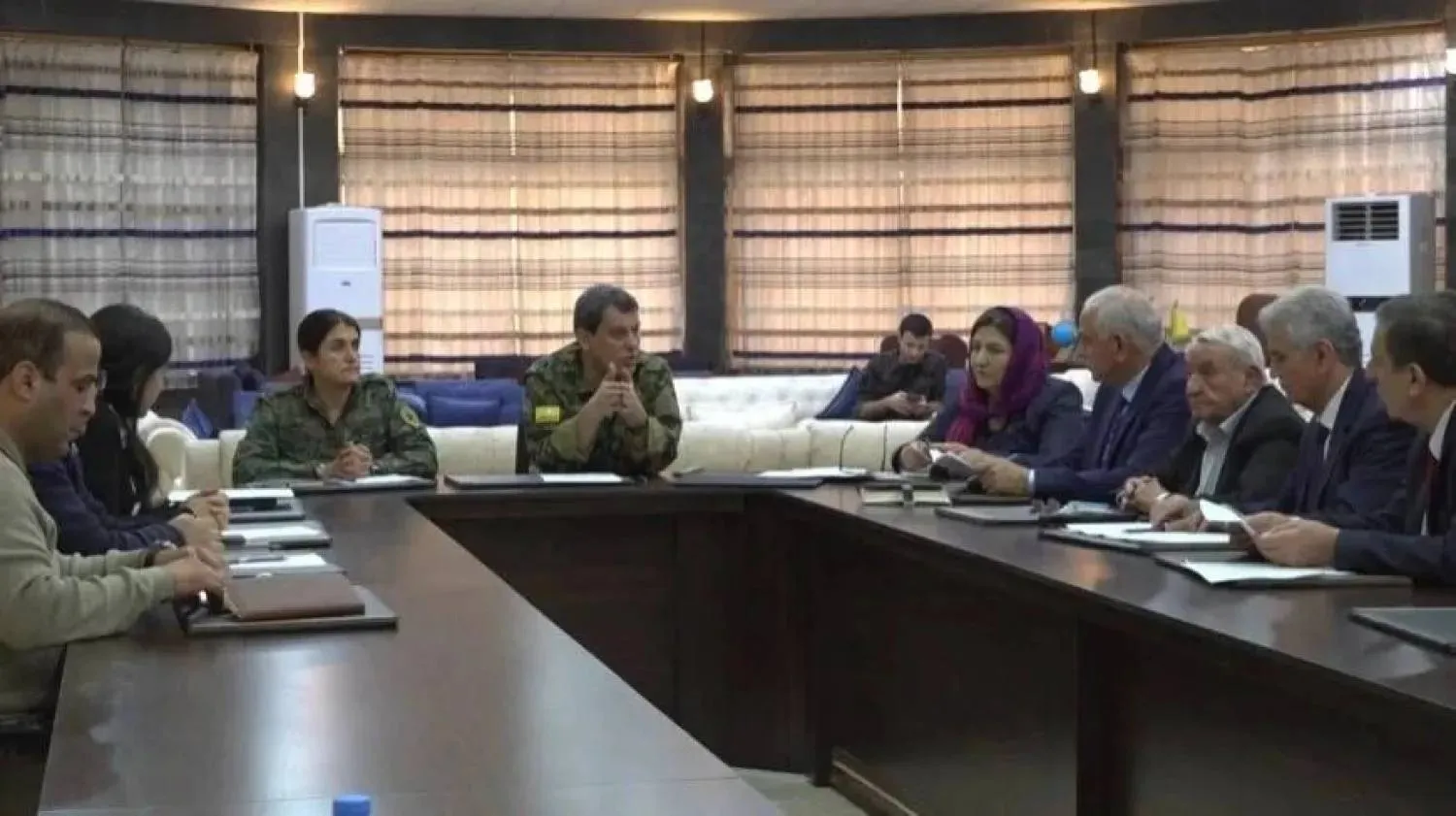 Suriye Demokratik Güçleri (SDG) lideri Mazlum Abdi ile Kürt Ulusal Konseyi (ENKS) Başkanlığı heyetinin dün yaptığı görüşmeden (SDG’nin sosyal medya hesabı)