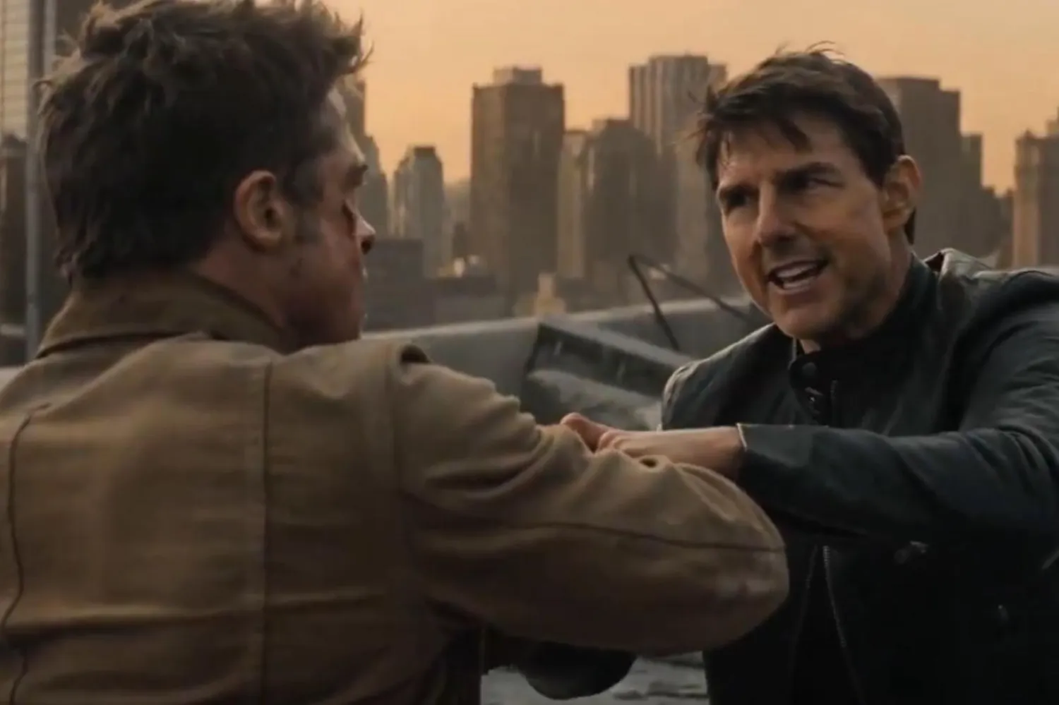 Ses getiren videolardan birinde "Epstein'i öldürdün seni hayvan! O iyi bir adamdı!" diyen Pitt'e Cruise'un "Rusya operasyonları hakkında çok şey biliyordu. Ölmek zorundaydı, şimdi sen de öleceksin" dediği duyuluyor (Seedance 2.0)