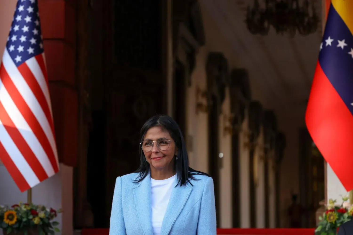 Delcy Rodriguez, yemin töreninde "ABD'de rehin tutulan iki kahramanımızın, Devlet Başkanımız Nicolas Maduro ve eşi Cilia Flores'in kaçırılmasından duyduğum üzüntüyle burada bulunuyorum" demişti (Reuters)