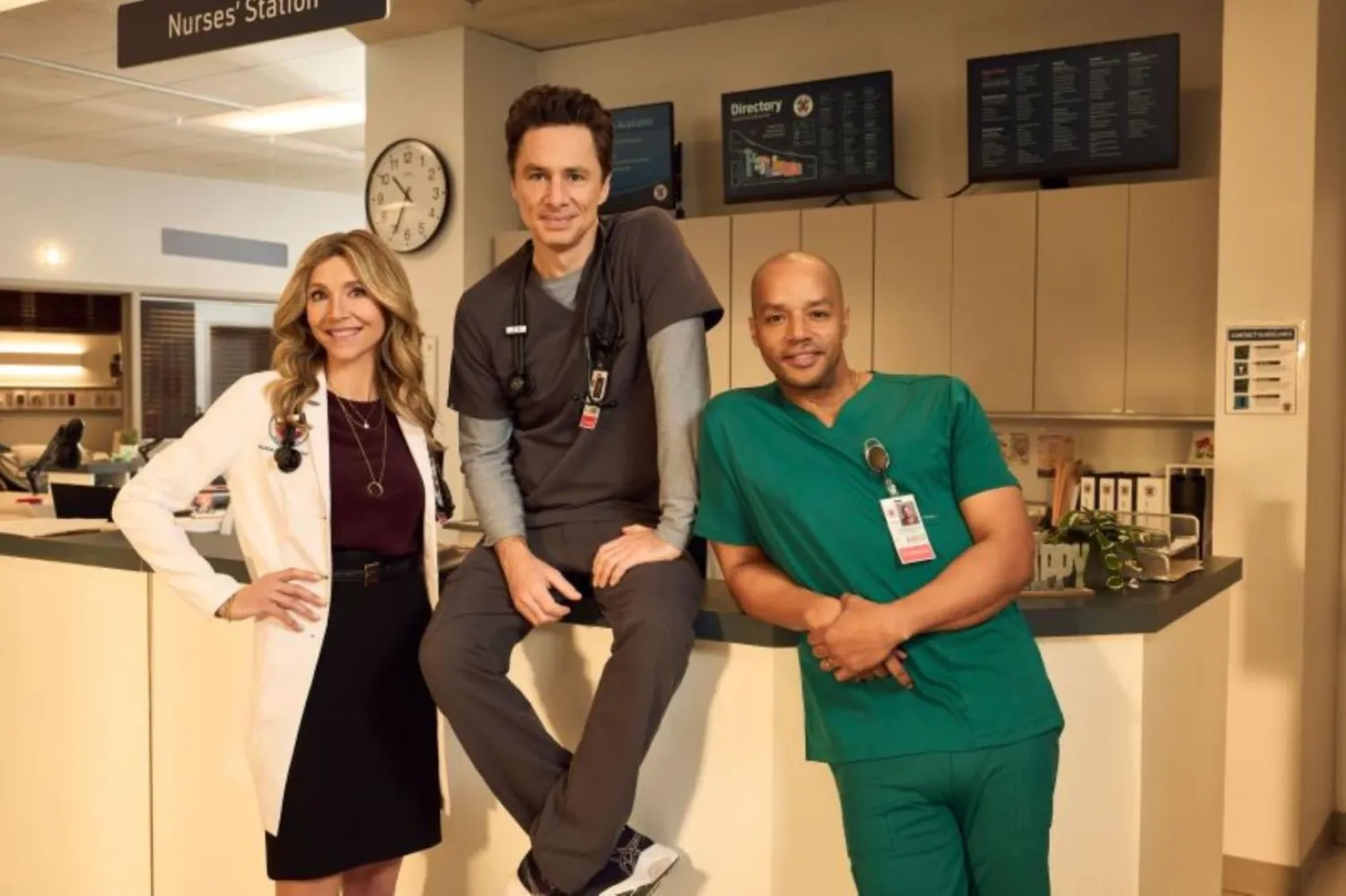 Sarah Chalke, Zach Braff ve Donald Faison, ABC'nin yeniden başlattığı Scrubs'a geri döndü (Brian Bowen Smith/Disney)