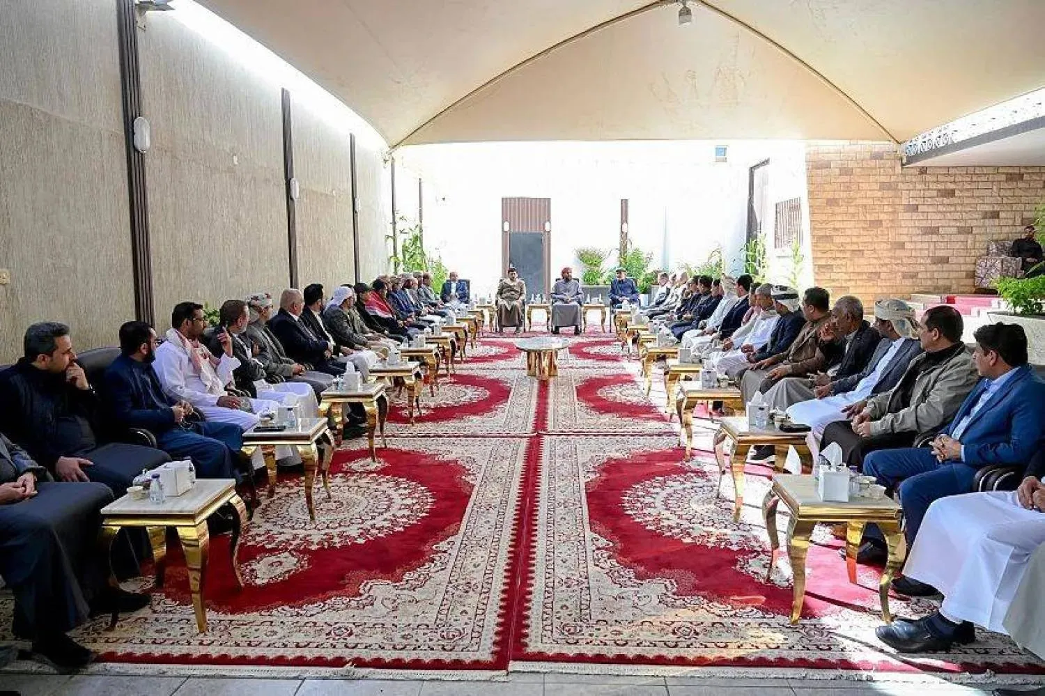Top southern Yemen officials meet in Riyadh. (Saba)