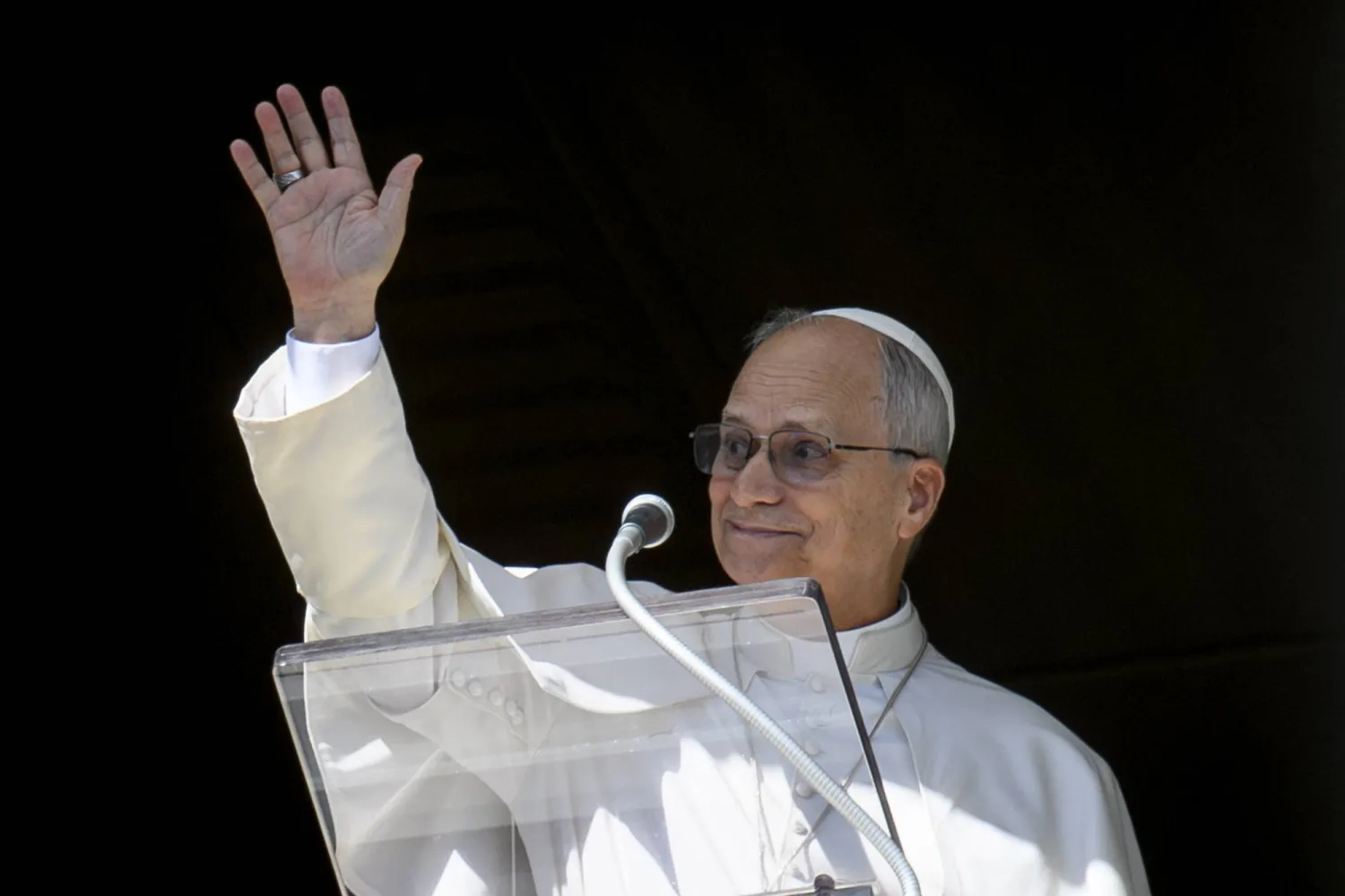  01 February 2026, Vatican, Vatican City: Pope Leo XIV delivers Angelus prayer from the window of the Apostolic building in St. Peter's Square at the Vatican. (dpa)