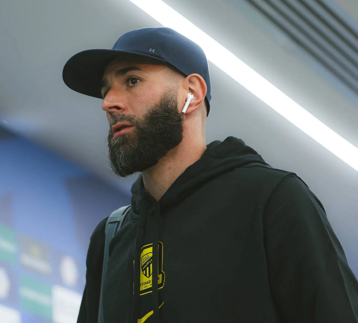 أنباء كثيرة ربطت غياب بنزيمة برحيله عن صفوف النادي (نادي الاتحاد) 