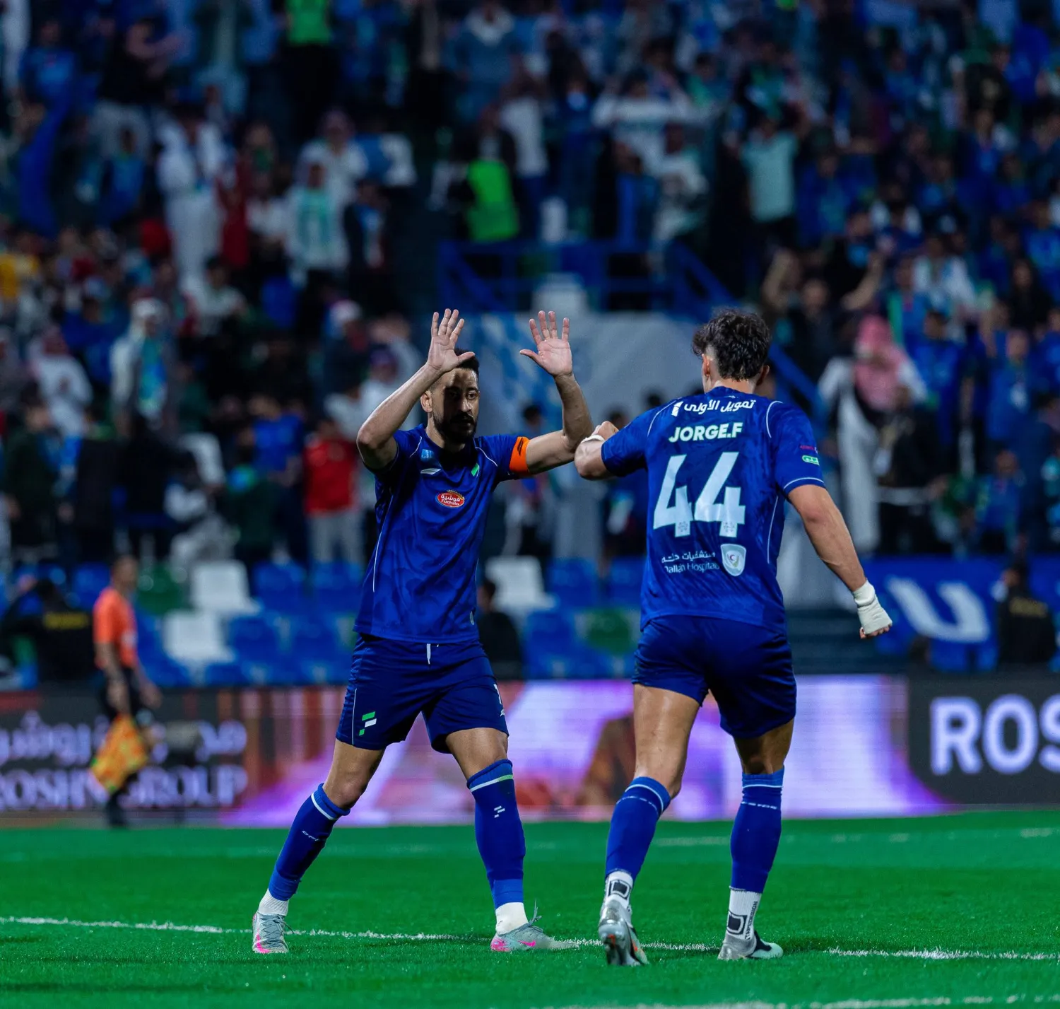 احتفالية كبيرة للفتح بعد تسجيل هدف التعادل قبل نهاية المواجهة (تصوير: عيسى الدبيسي) 