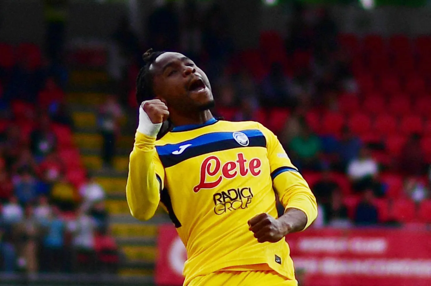 النيجيري أديمولا لوكمان من أتالانتا إلى أتليتكو مدريد (رويترز)