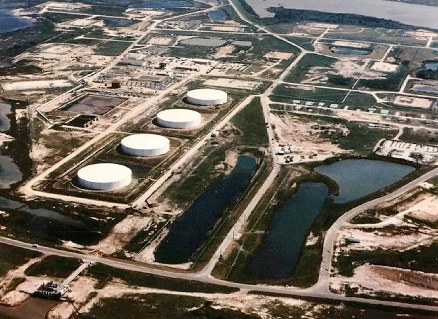 Teksas, Brazoria County, Bryan Mound'daki Stratejik Petrol Rezervi depolama tesisi (Reuters)