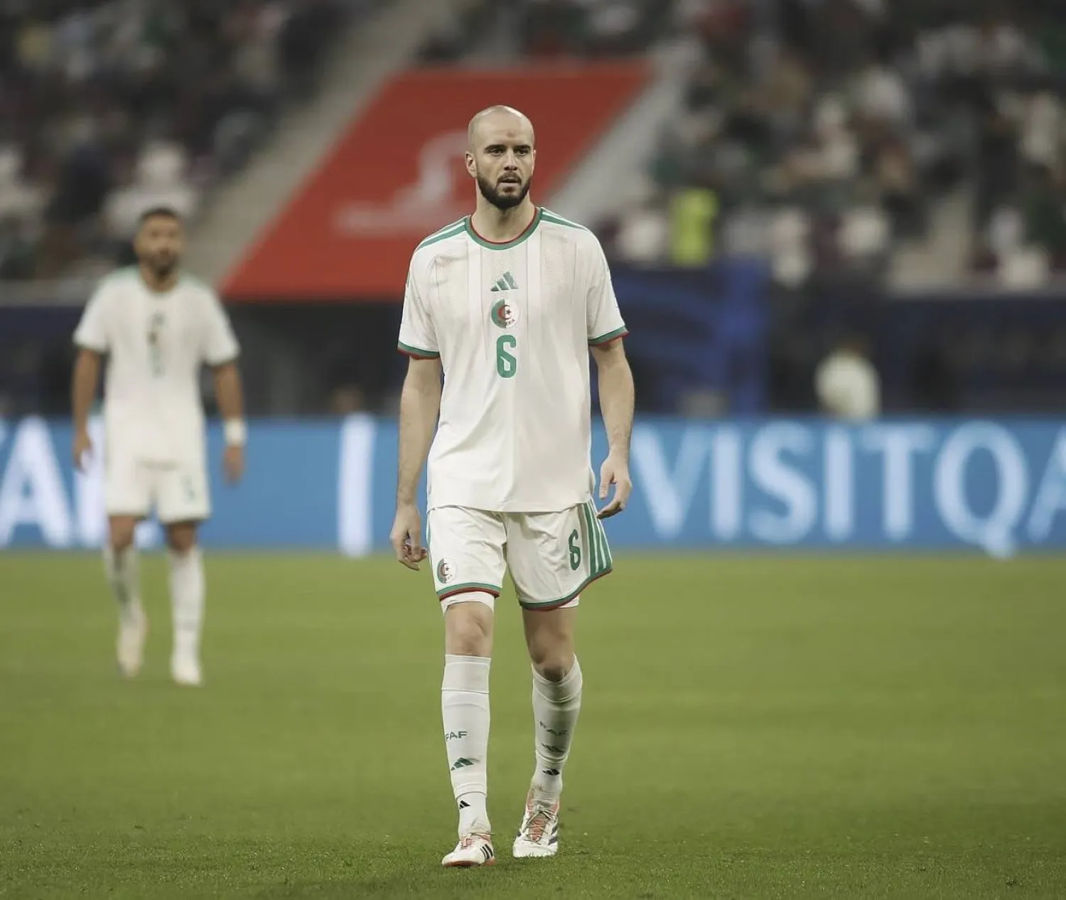 لكحل قاد منتخب الجزائر في بطولة كأس العرب الأخيرة (حساب اللاعب في «إنستغرام»)