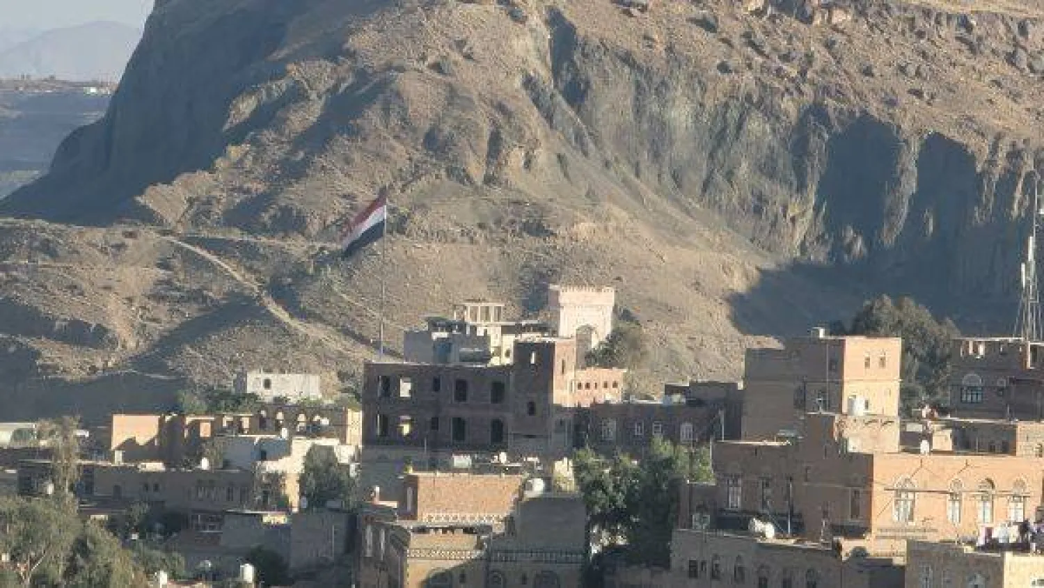 مرتفعات جبلية استولى عليها الحوثيون في صنعاء (الشرق الأوسط)