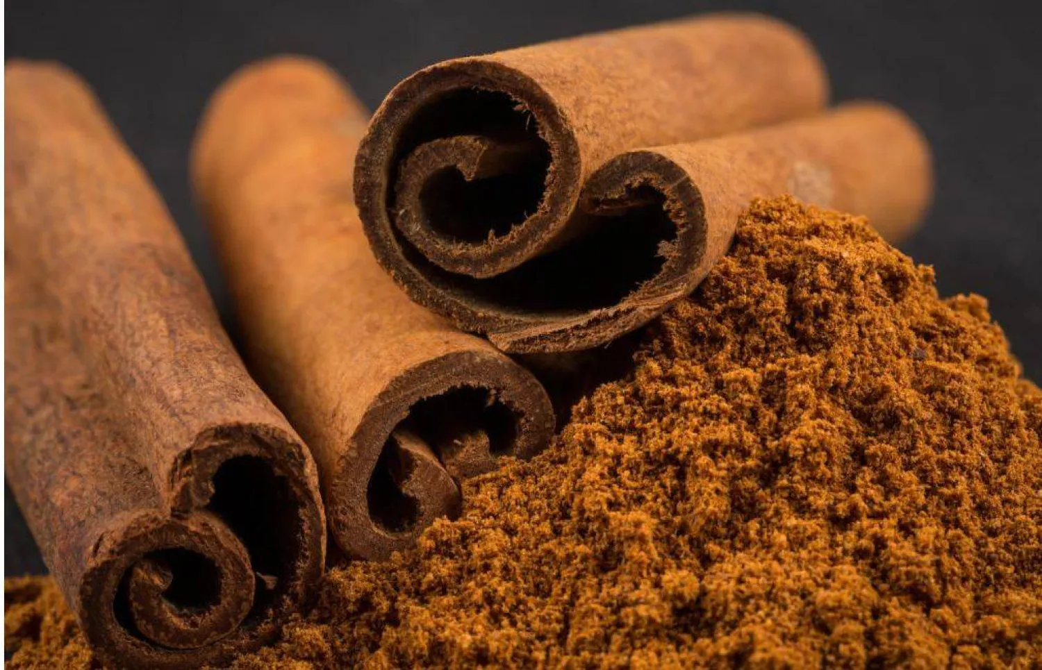 القرفة معروفة بخصائصها المضادة للالتهابات والبكتيريا (رويترز)