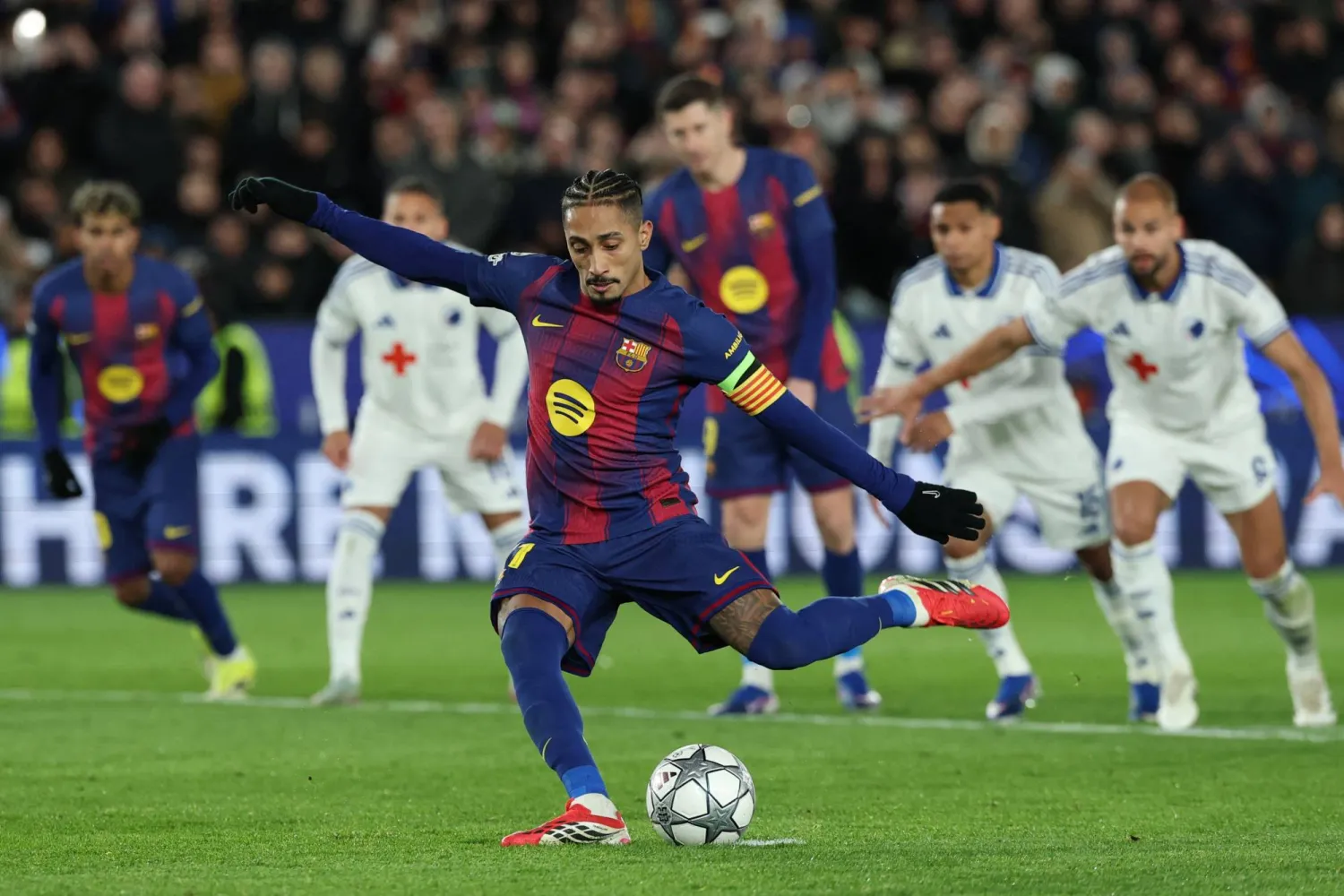 المهاجم الدولي البرازيلي رافينيا (أ.ف.ب)