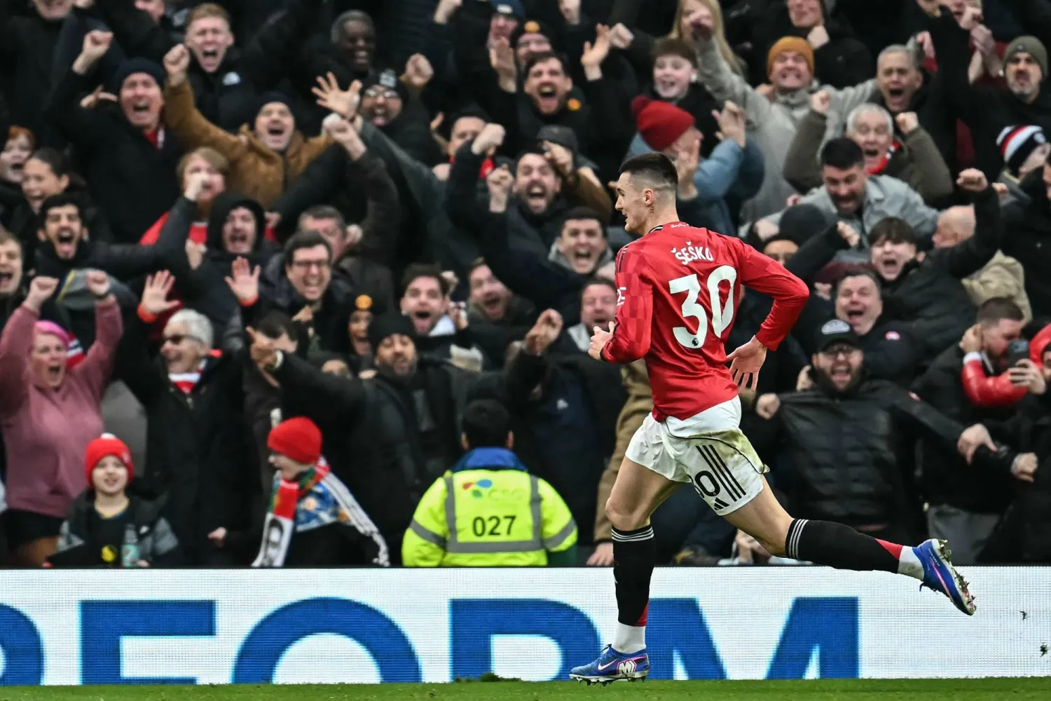 السلوفيني بينيامين سيسكو مهاجم مانشستر يونايتد (أ.ف.ب)