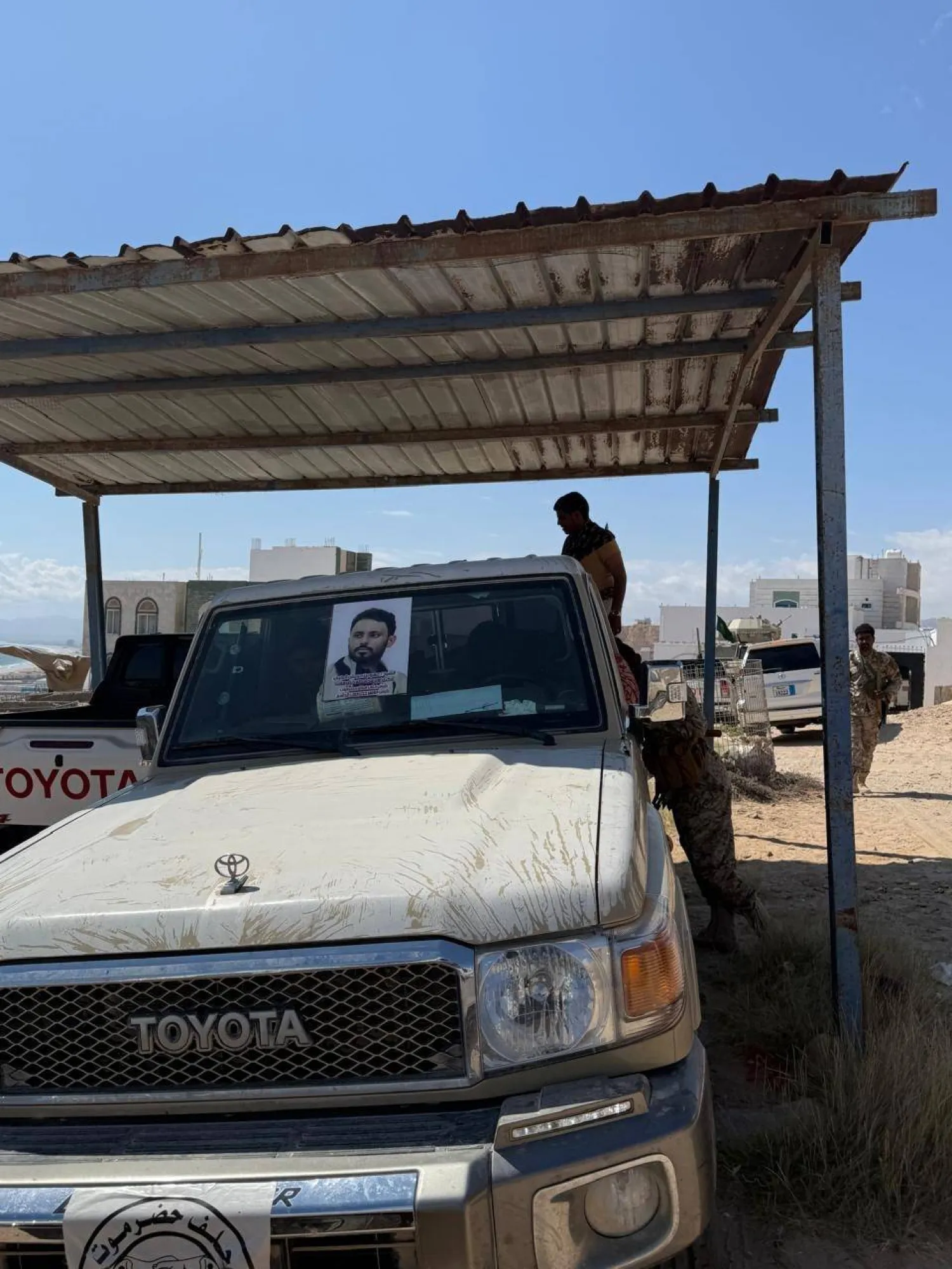 قوات تابعة لـ«حماية حضرموت» بمدينة المكلا شرق اليمن (الشرق الأوسط)