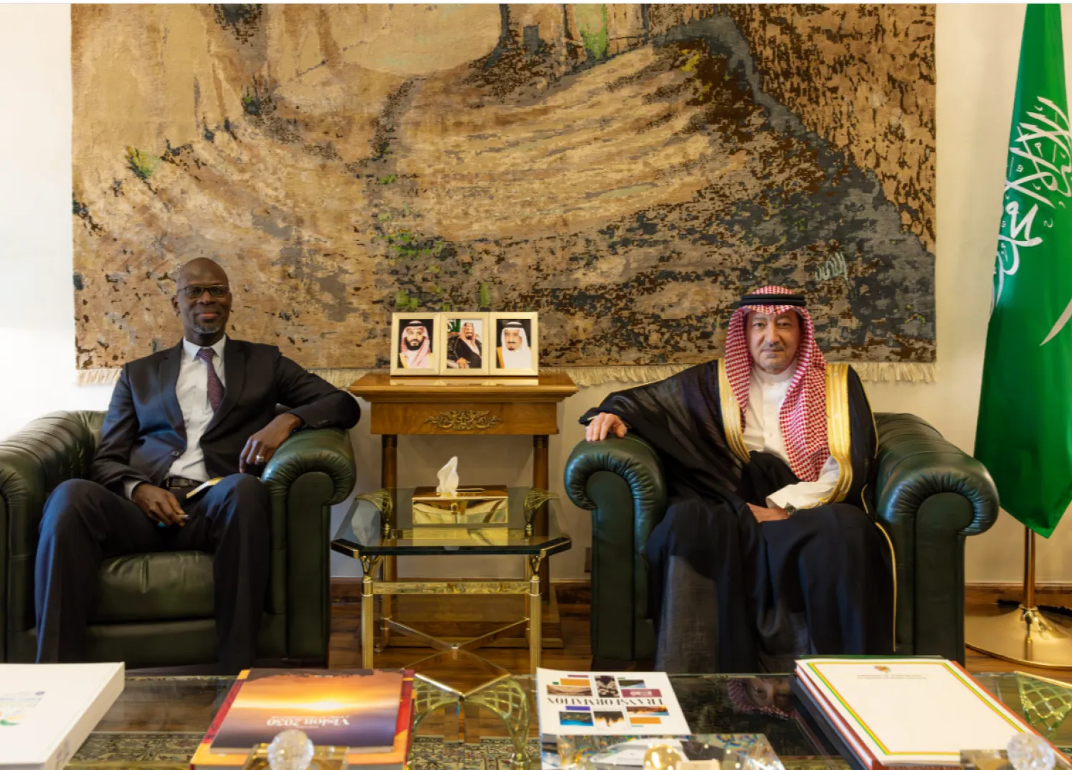 نائب وزير الخارجية السعودي خلال استقباله سفير جمهورية السنغال بالمملكة في مقر الوزارة بالرياض (واس)