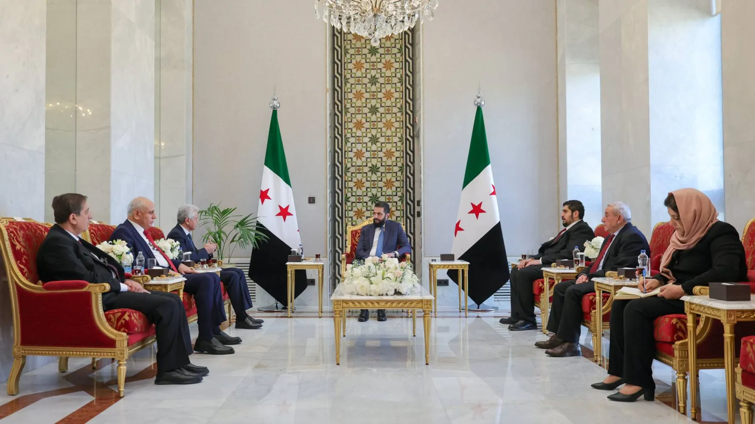 الرئيس السوري أحمد الشرع يلتقي وفداً من «المجلس الوطني الكردي» الثلاثاء (حساب الرئاسة)