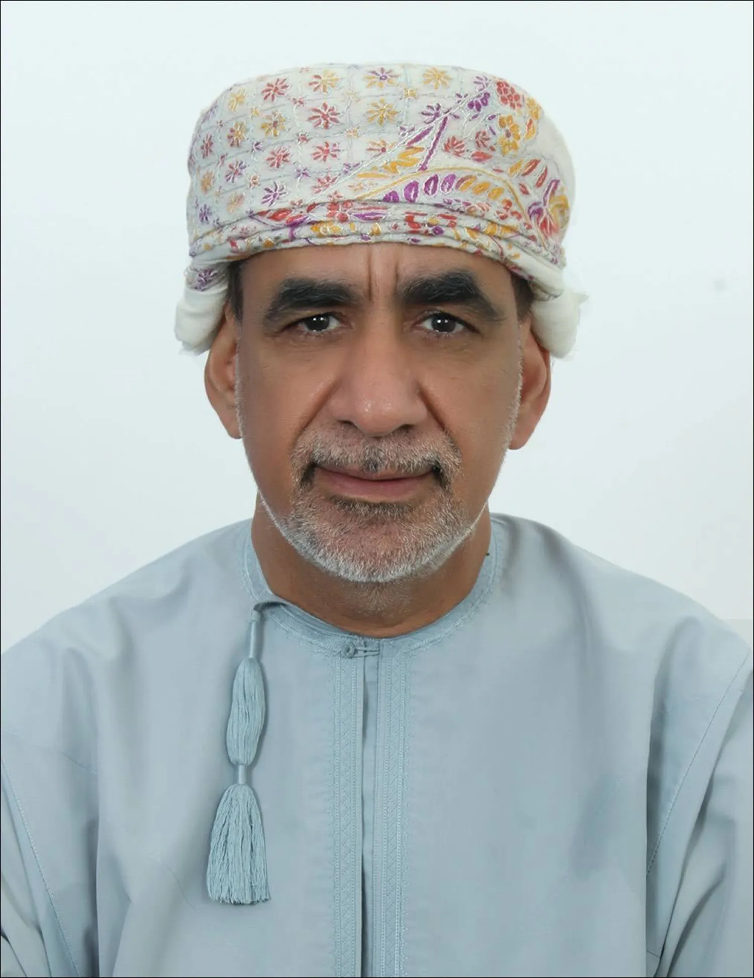 الكاتب العُماني محمود الرحبي الفائز بجائزة «الملتقى للقصة القصيرة» في الكويت بالدورة الثامنة (الشرق الأوسط)