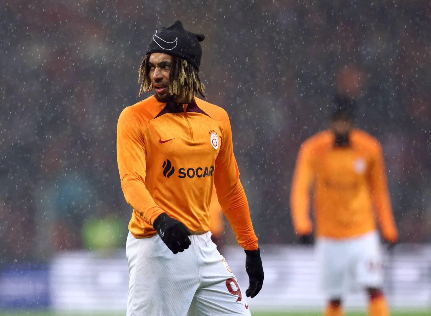 المدافع الفرنسي ساشا بوي (رويترز)