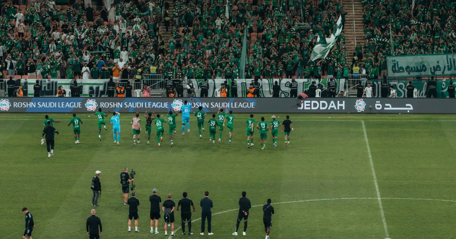 المدير الرياضي للأهلي قال إنهم يملكون الثقة التامة بقائمة الفريق الحالية (النادي الأهلي) 