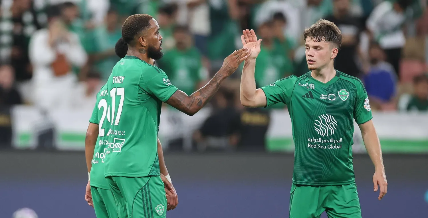 إيفان توني يحتفل بهدفه في شباك الحزم (تصوير: عدنان مهدلي) 