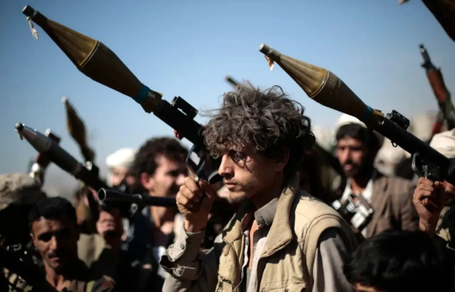 Houthis continue mobilization, fundraising, and declare combat readiness (AP) 