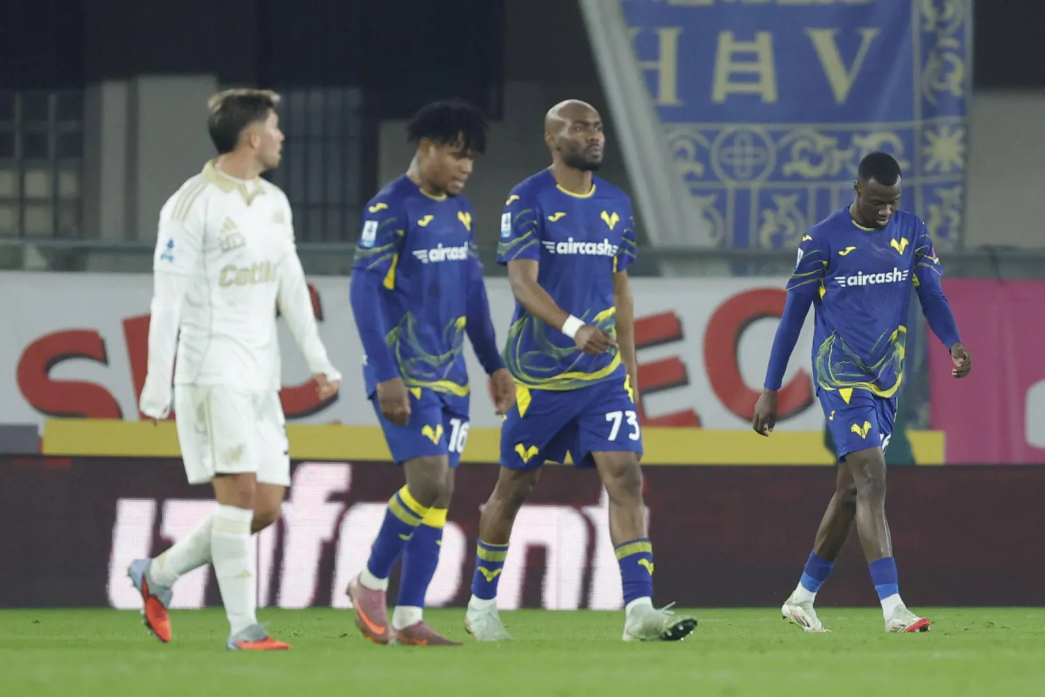 مباراة هيلاس فيرونا وبيزا، ضمن منافسات الدوري الإيطالي لكرة القدم (أ.ب.أ).