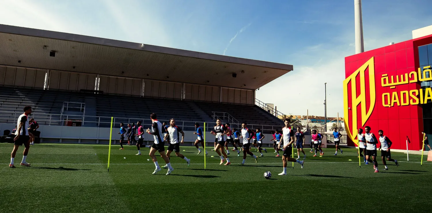 القادسية أصبح على بُعد خطوات قليلة من فرق المقدمة (نادي القادسية) 