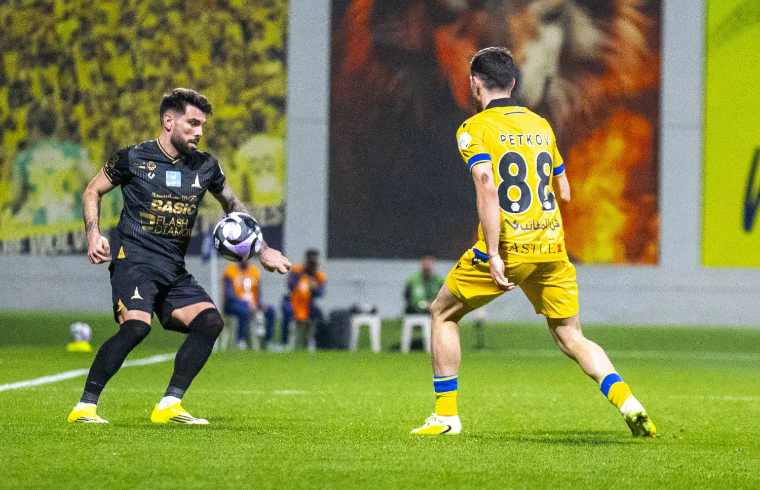 التعادل الإيجابي خيم على مواجهة التعاون وضيفه الخليج (تصوير: سعد الدوسري)