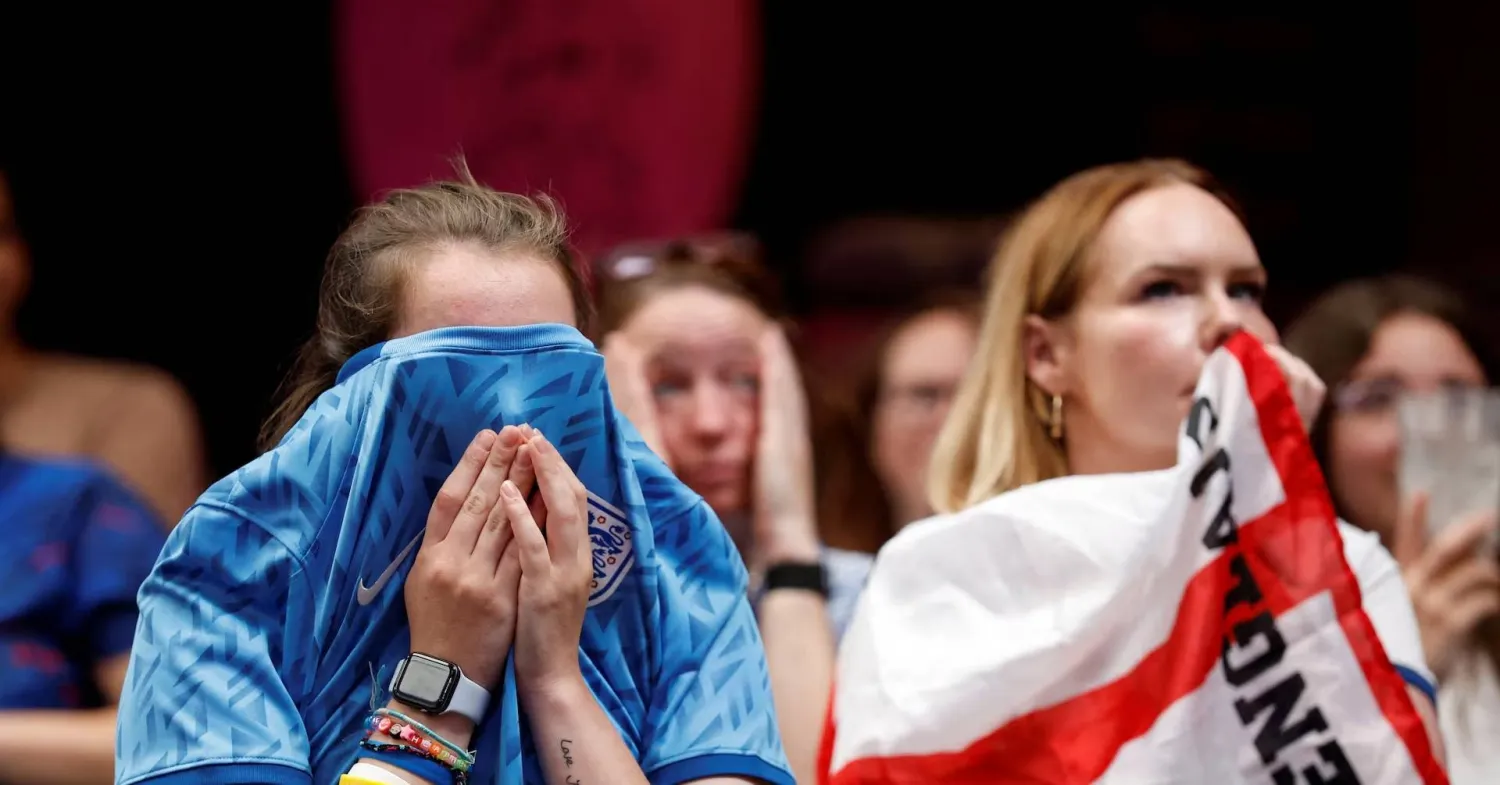 جماهير المنتخب الإنجليزي (رويترز).