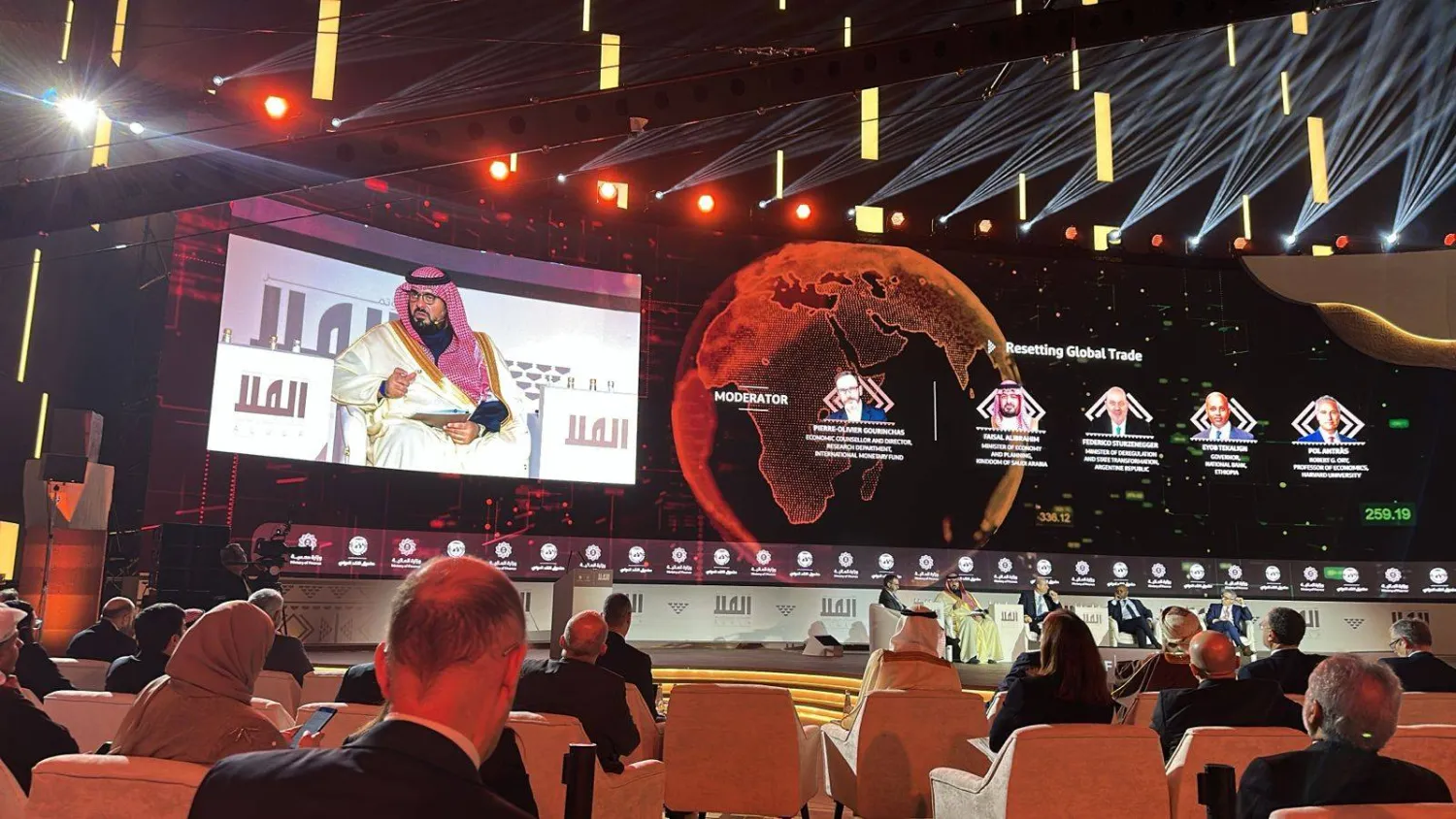 فيصل الإبراهيم متحدثاً في الجلسة الحوارية على هامش «مؤتمر العلا لاقتصادات الأسواق الناشئة» (الشرق الأوسط)